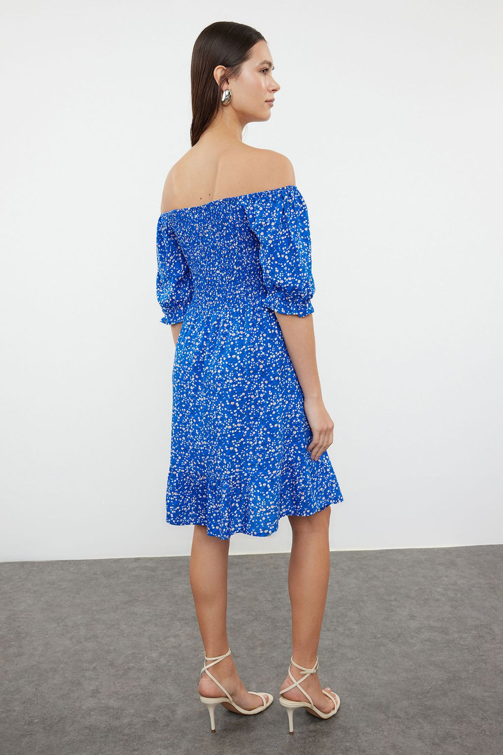 Mavi Cicekli Desenli Skater Etekli Carmen Yaka Viskon Dokuma Elbise TWOSS24EL01033