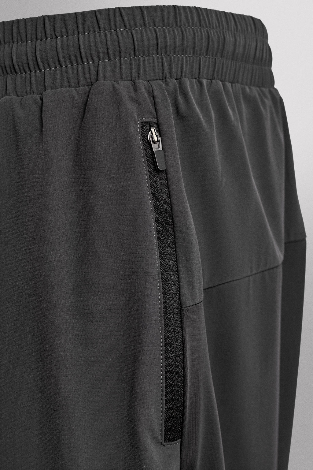 COLOUR BLOCK TECHNICAL TROUSERS - Zara фото 10