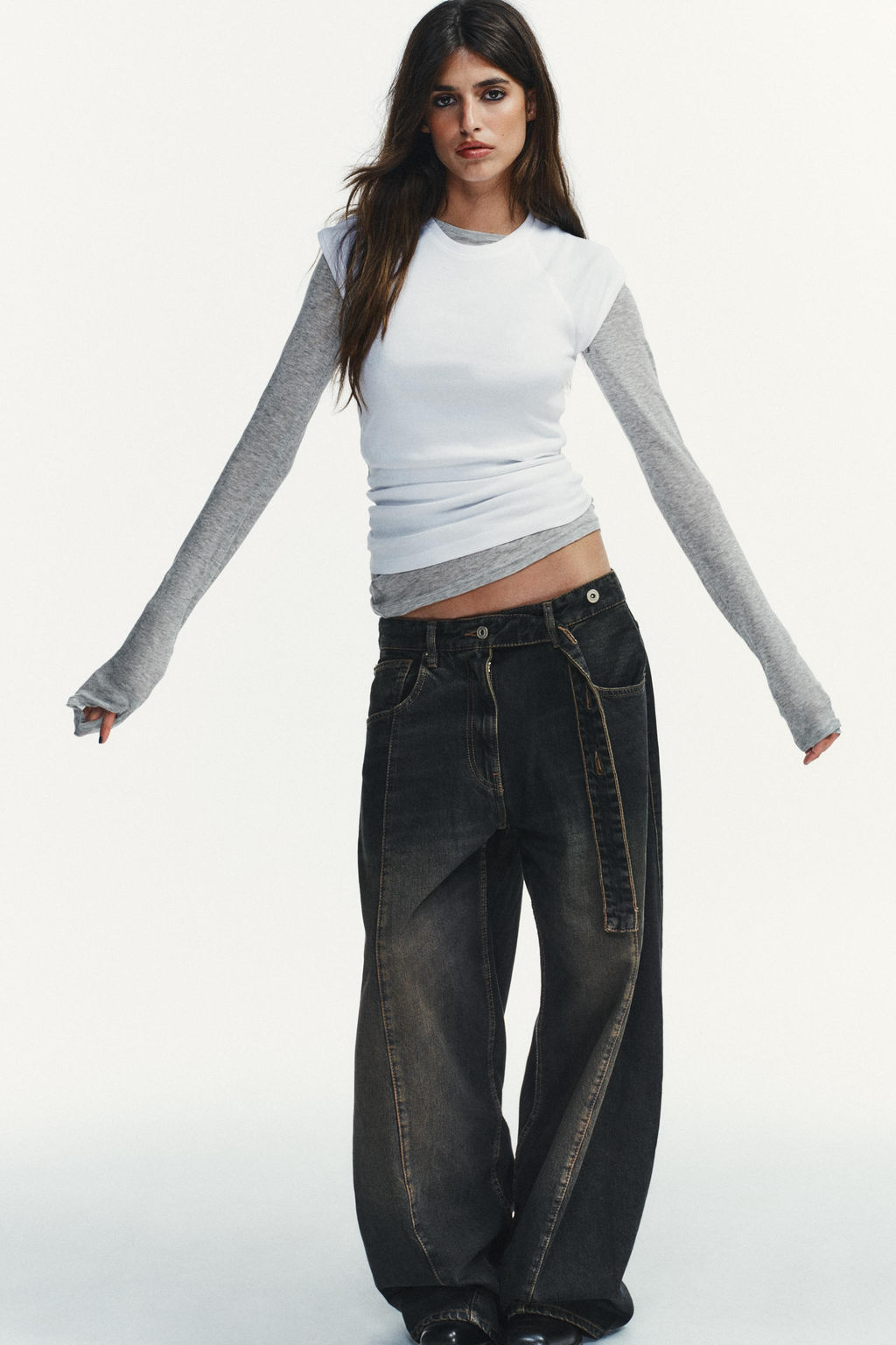 TRF OVERSIZED LOW-RISE JEANS