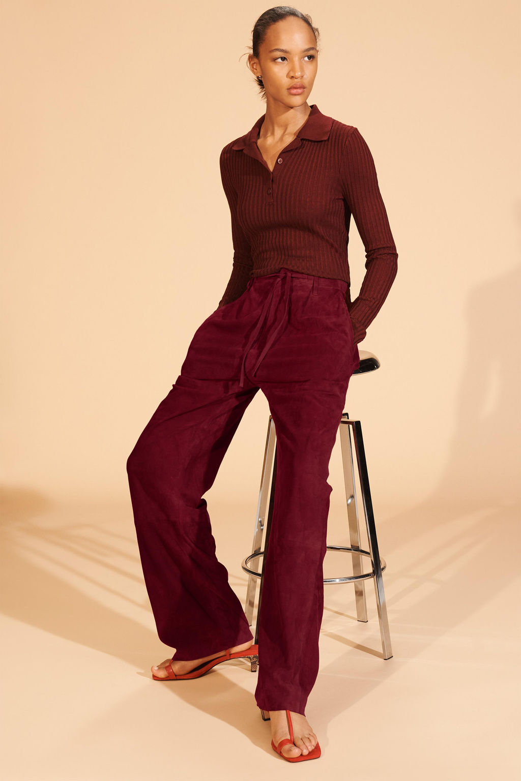 LIMITED EDITION SUEDE LEATHER TROUSERS - Zara фото 2