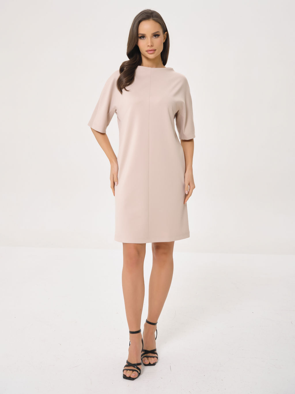 Платье с цельнокроеным рукавом