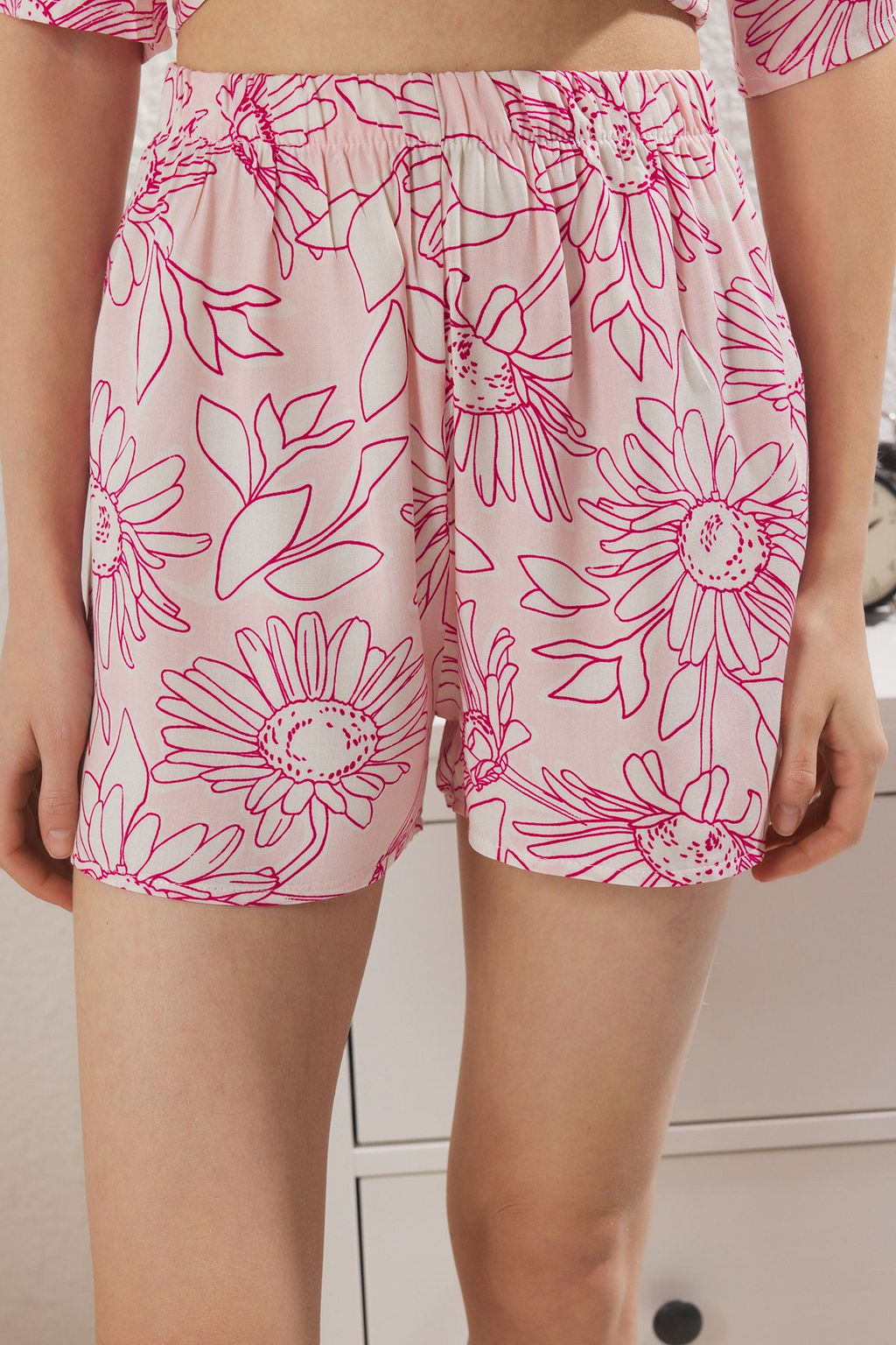 Trendyolmilla Pembe Cicekli Viskon Sortlu Dokuma Pijama Tak?m? THMSS25PT00305  фото 3