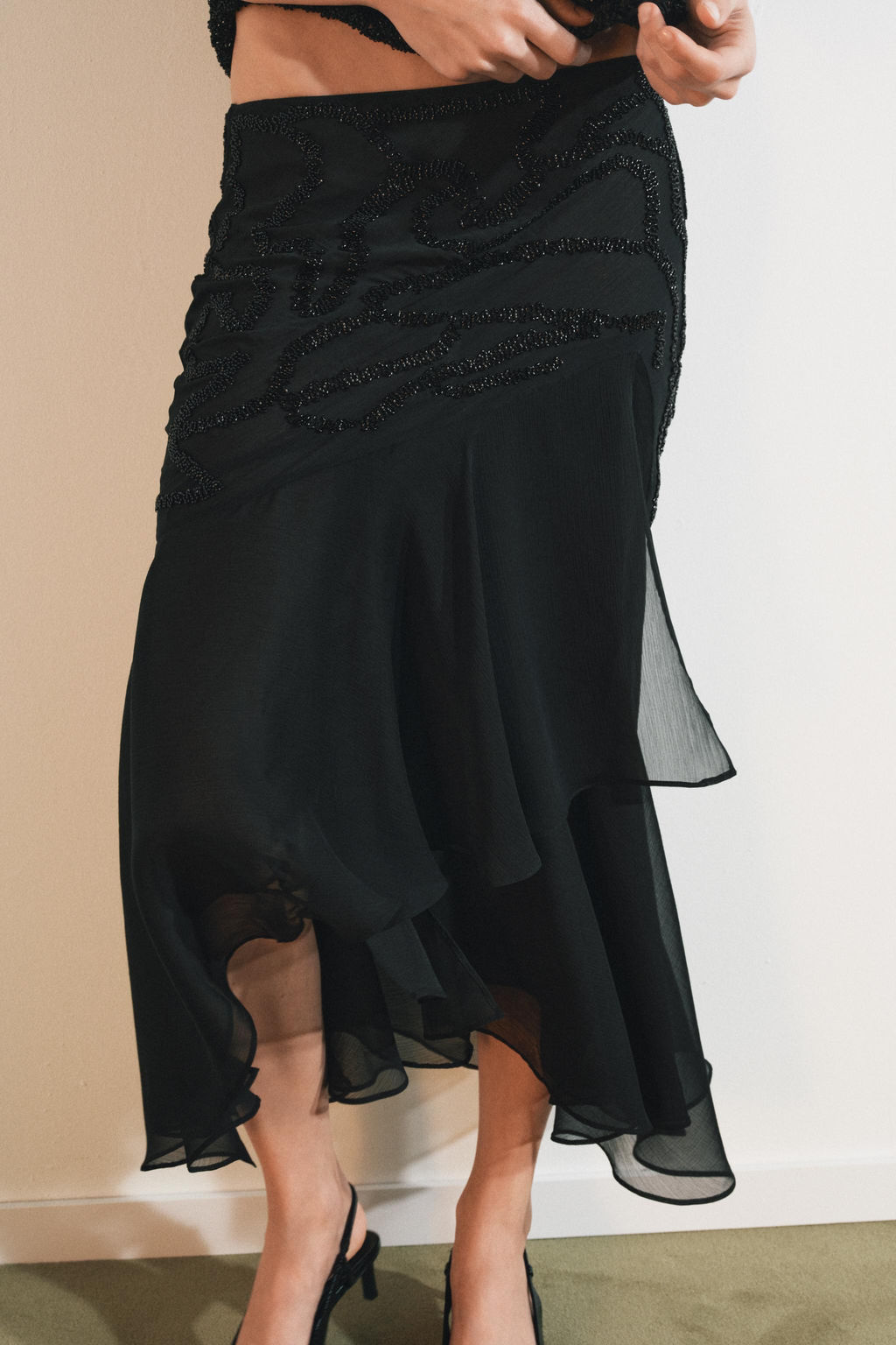 BEADED RUFFLE MIDI SKIRT - Zara фото 4
