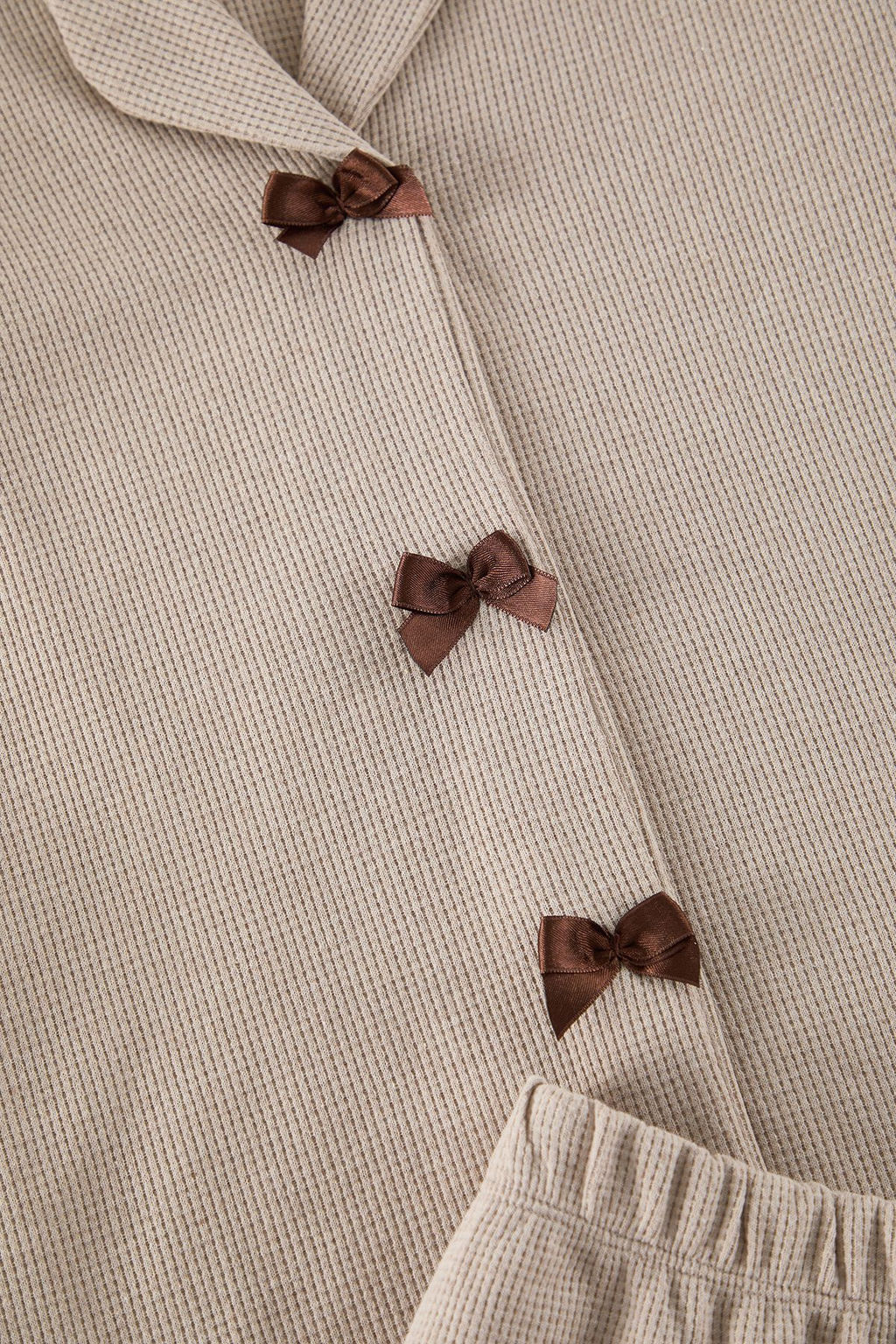 Trendyolmilla Pembe Kurdele/Fiyonk Detayl? Waffle Kumas Sortlu Orme Pijama Tak?m? THMSS25PT00014  фото 7