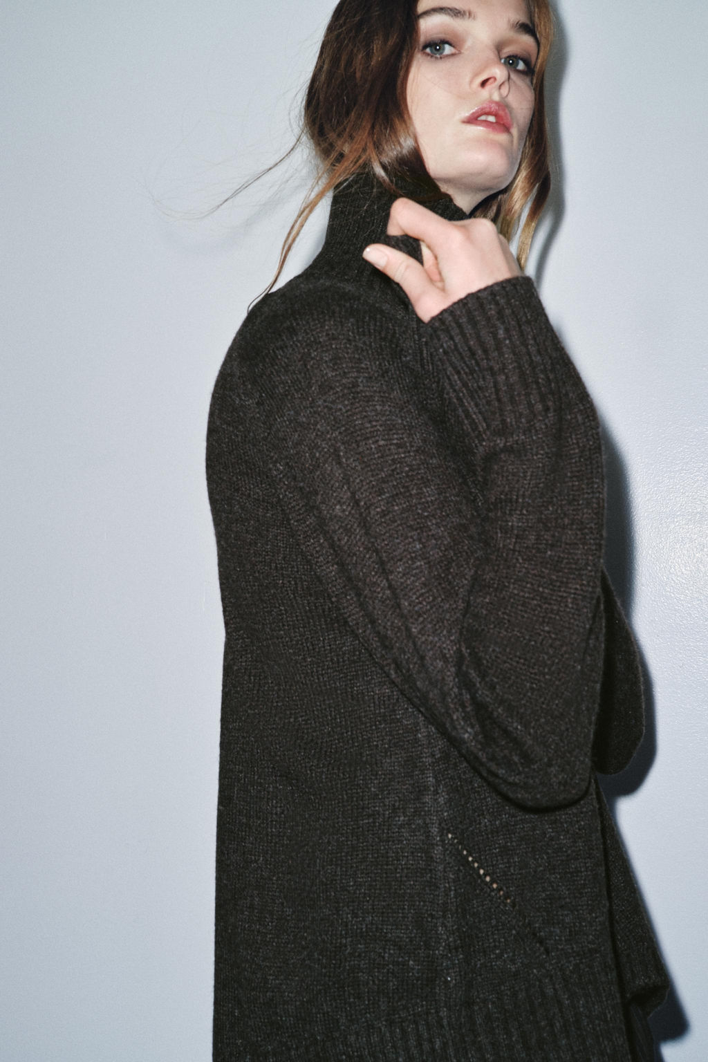WOOL JUMPER WITH ASYMMETRIC HEM - Zara фото 5