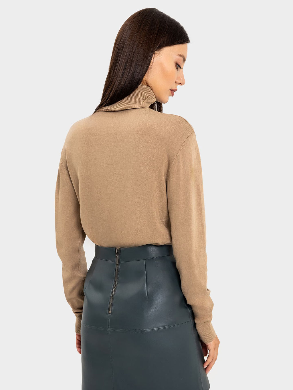 Свитер женский таупово-бежевый из вискозы тауп 122817 - Mark formelle фото 4