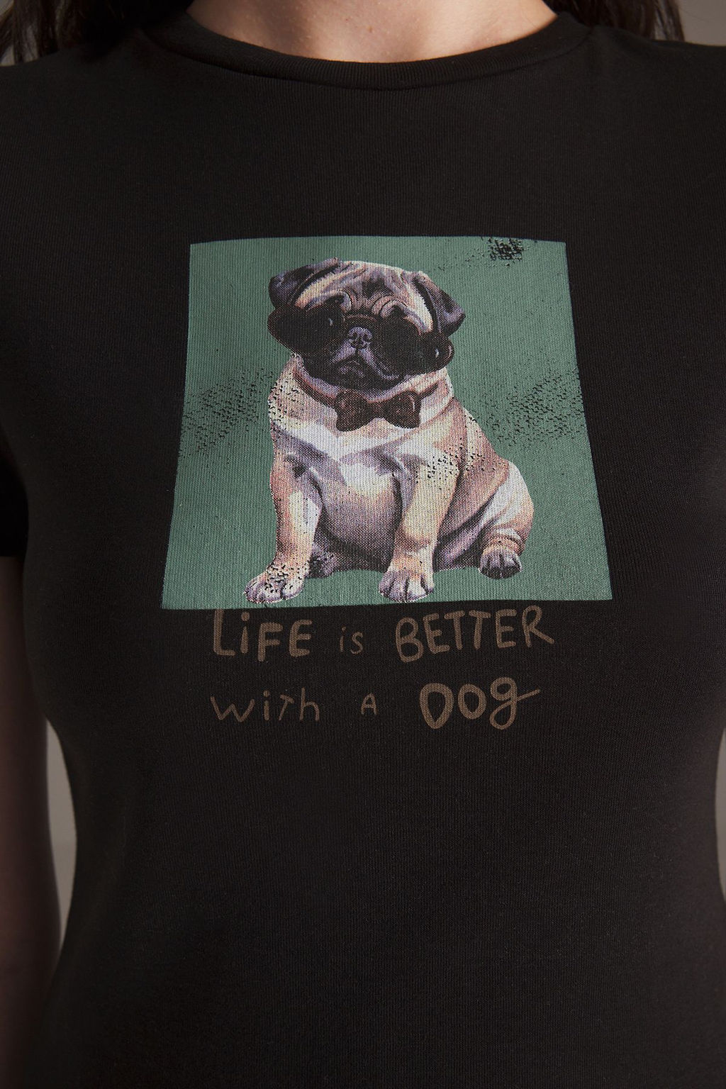 TRENDYOLMILLA Siyah Fiyonk Detayl? Bask?l? Fitted/Vucuda Oturan Orme T-Shirt TWOSS25TS00113  фото 3