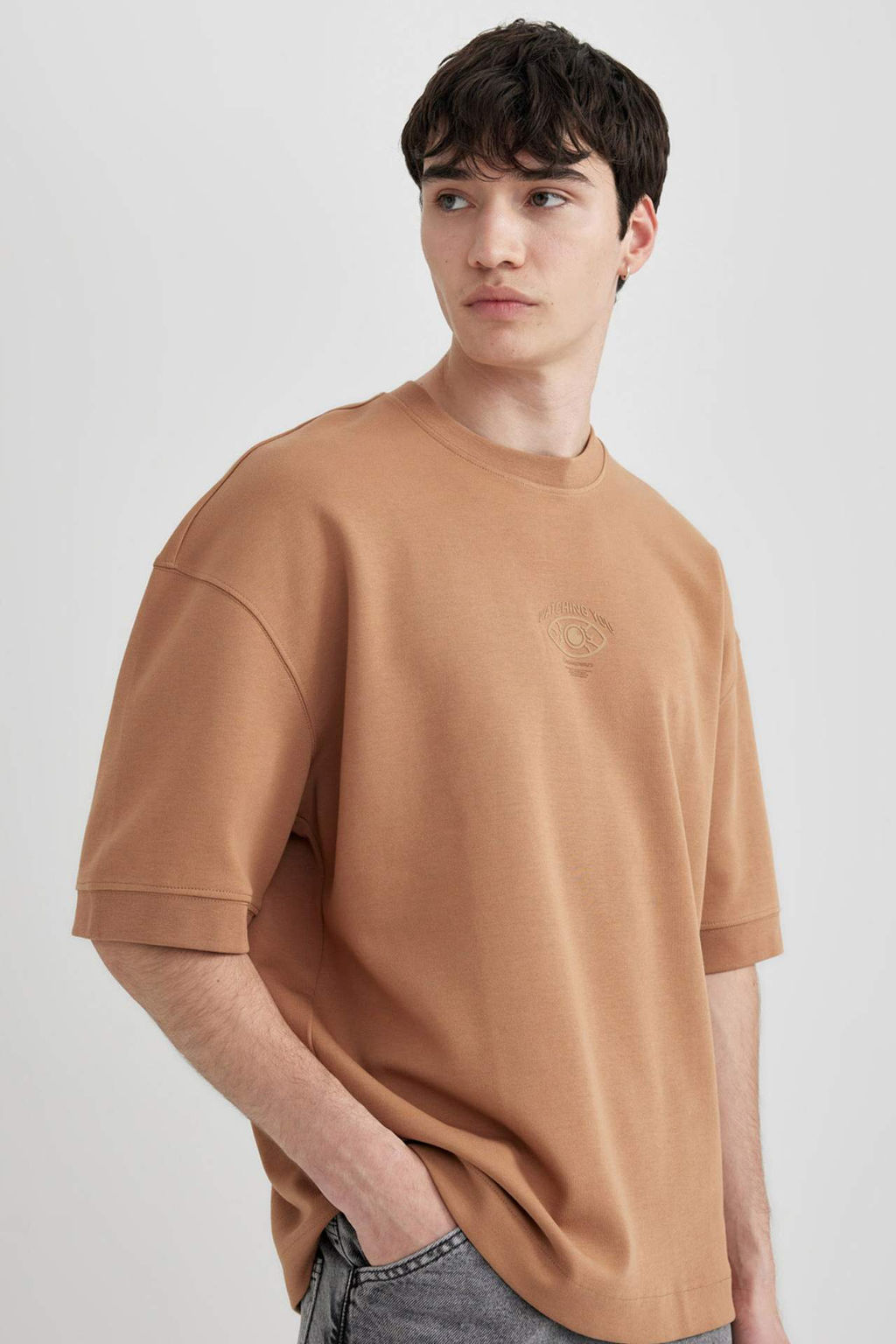 Loose Fit Bisiklet Yaka Bask?l? Ag?r Kumas K?sa Kollu Tisort - Defacto фото 4