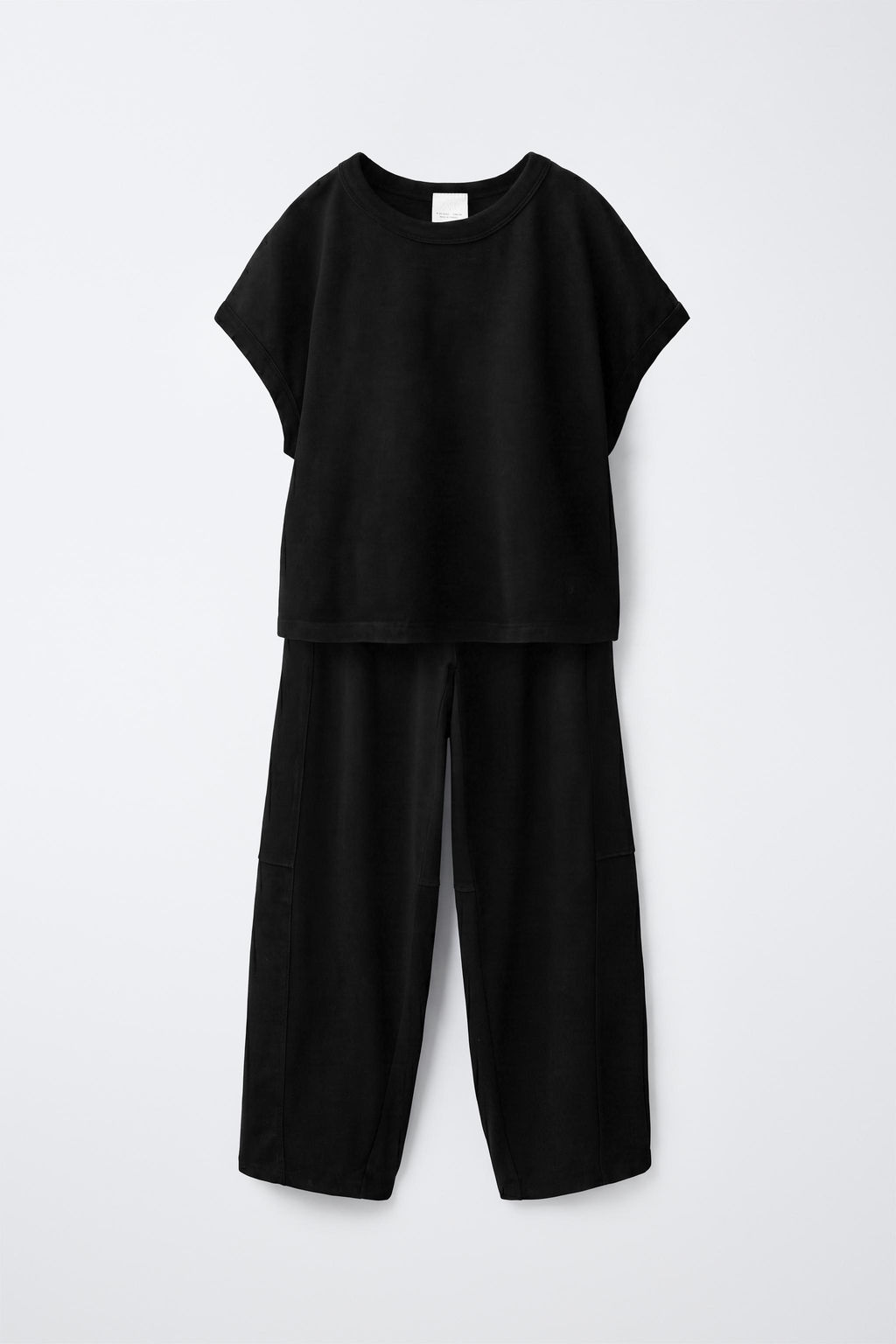 CONJUNTO CAMISETA Y PANTAL?N BALLOON EFECTO LAVADO / Negro