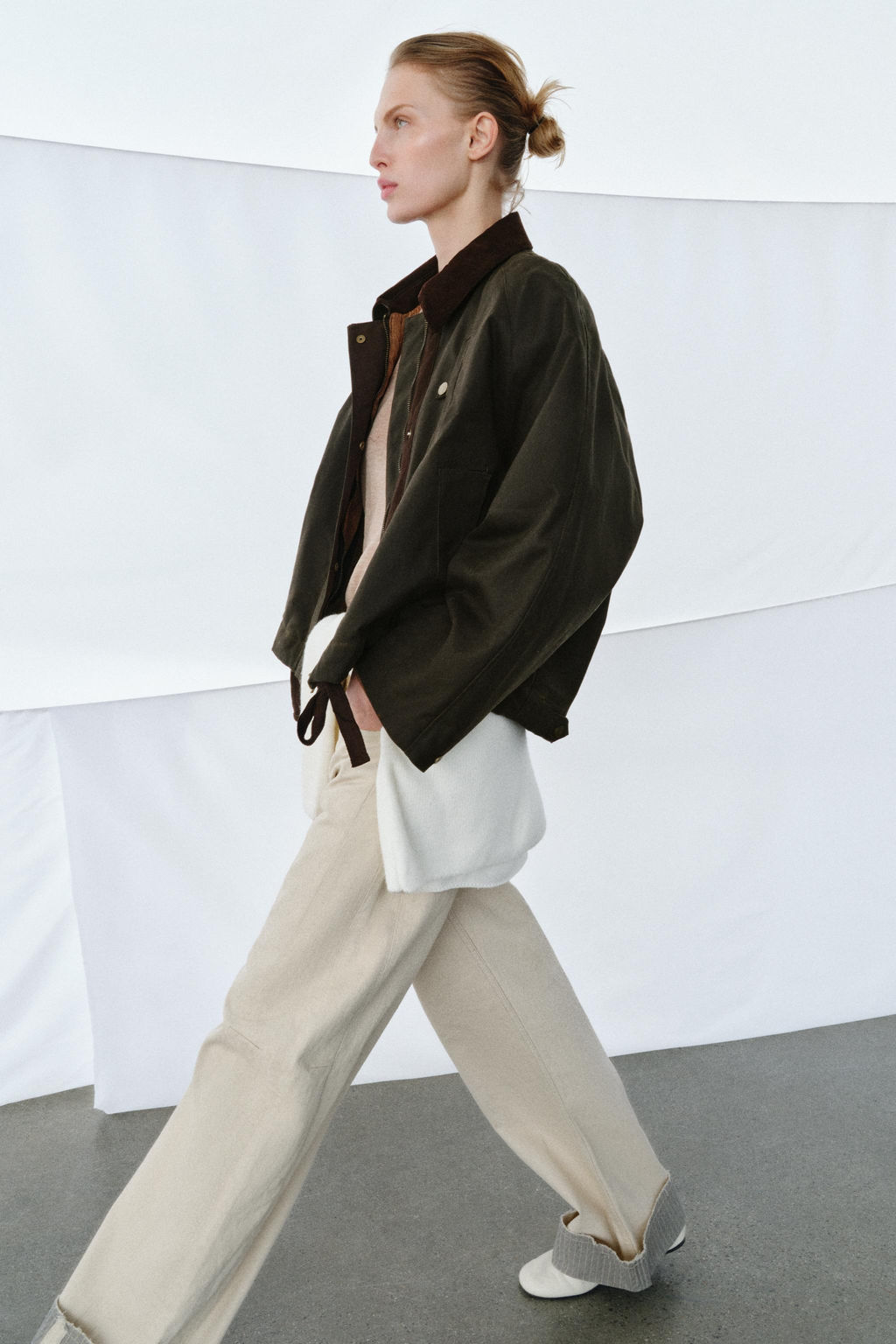 CHAQUETA ENCERADA ZW COLLECTION / Khaki - Zara фото 4