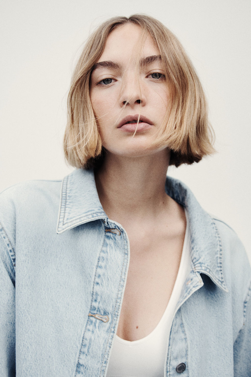 Chaqueta camisera en denim - H&m фото 5