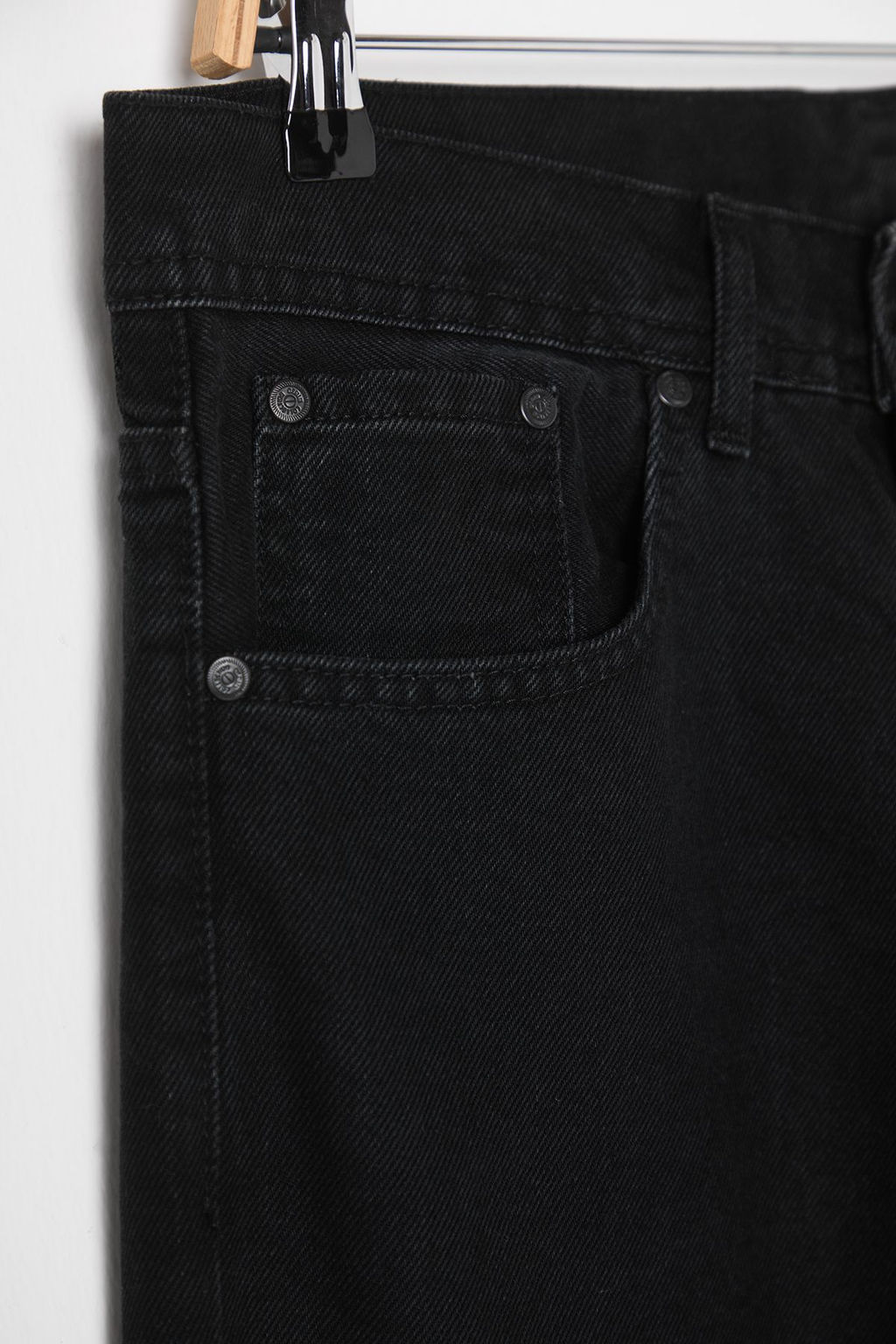 Siyah Smoke Essential Fit Jeans Kot Pantolon TMNAW23JE00104