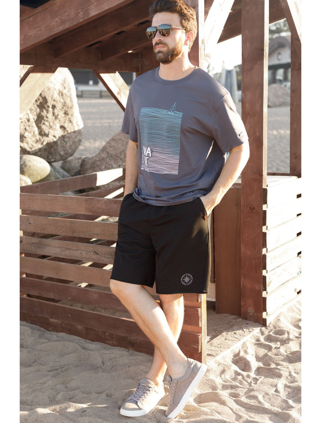 Свободная футболка с авторским принтом