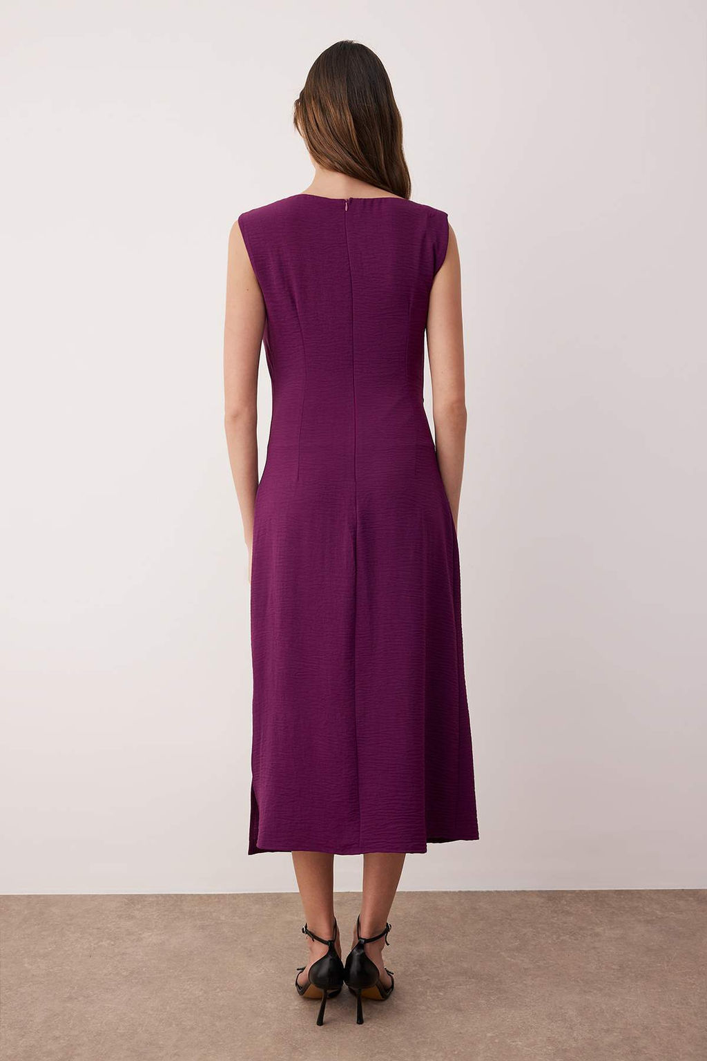 Koyu Visne Aksesuar Detayl? Midi Dokuma Elbise TWOSS25EL00862 - Trendyolmilla фото 4