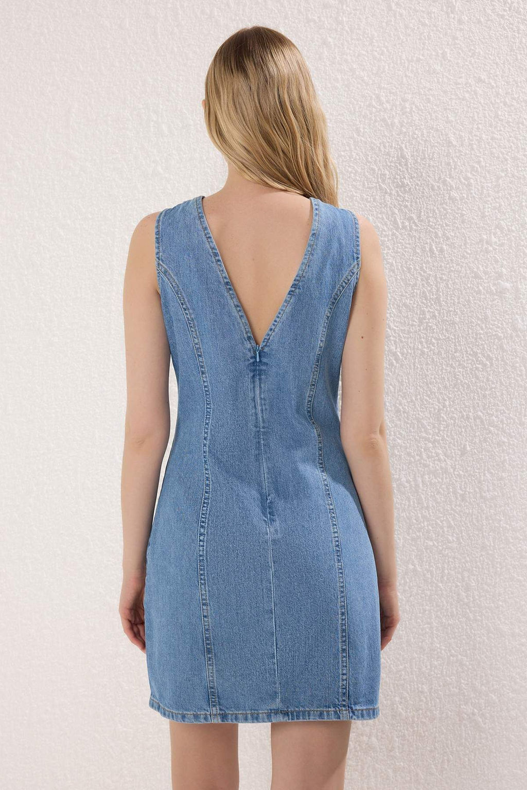 Mavi V Yaka Mini Denim Elbise TWOSS25EL00151