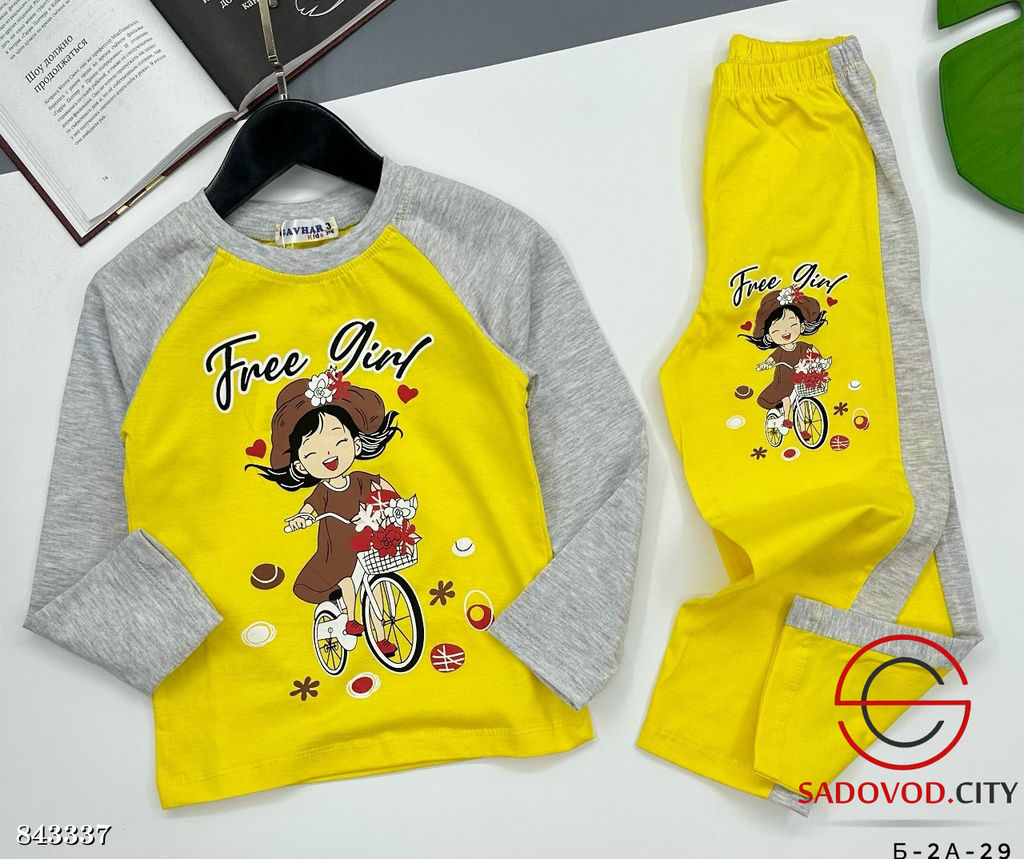 Костюм для девочки с рисунком