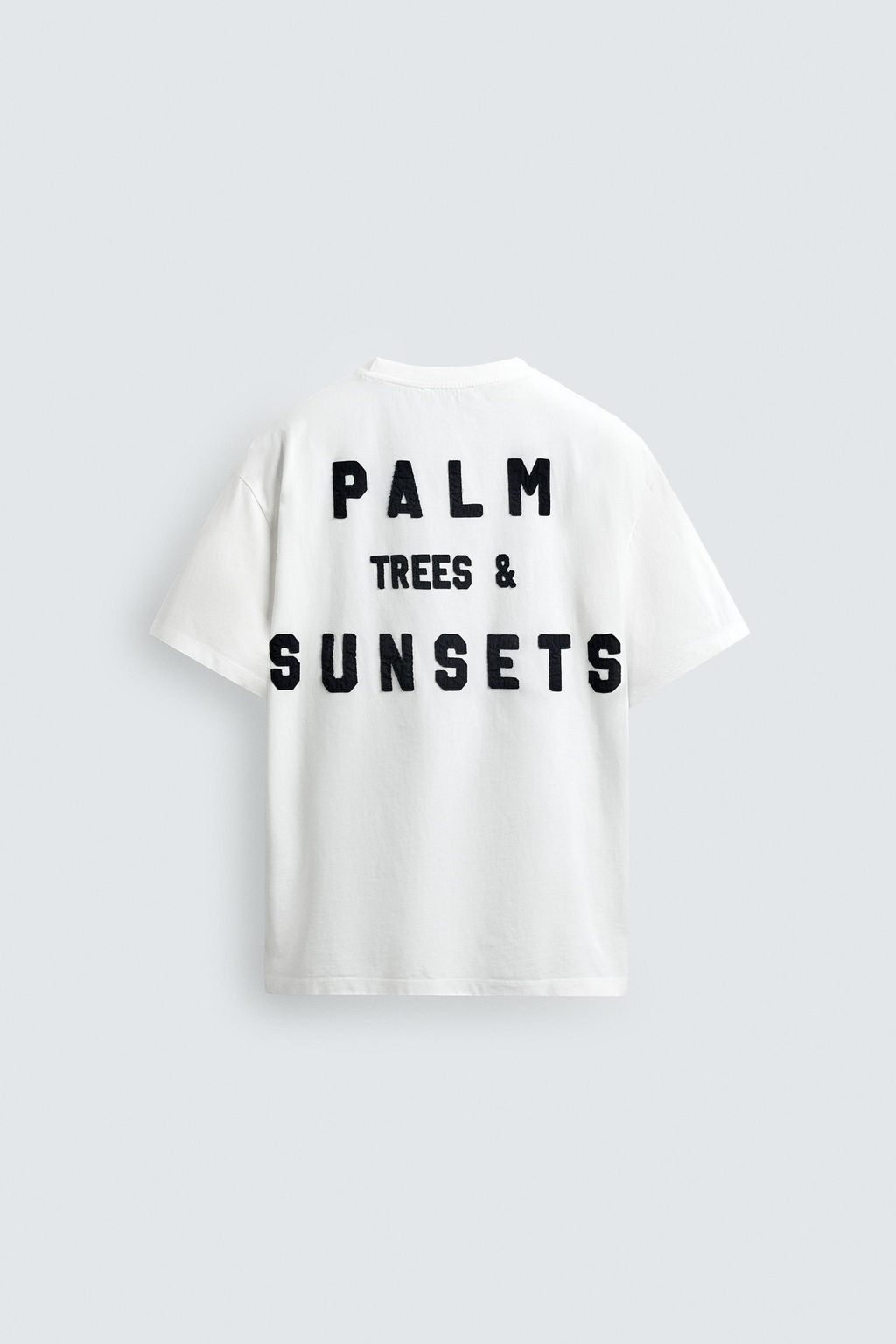 CAMISETA RELAXED FIT TEXTO PARCHES / Blanco