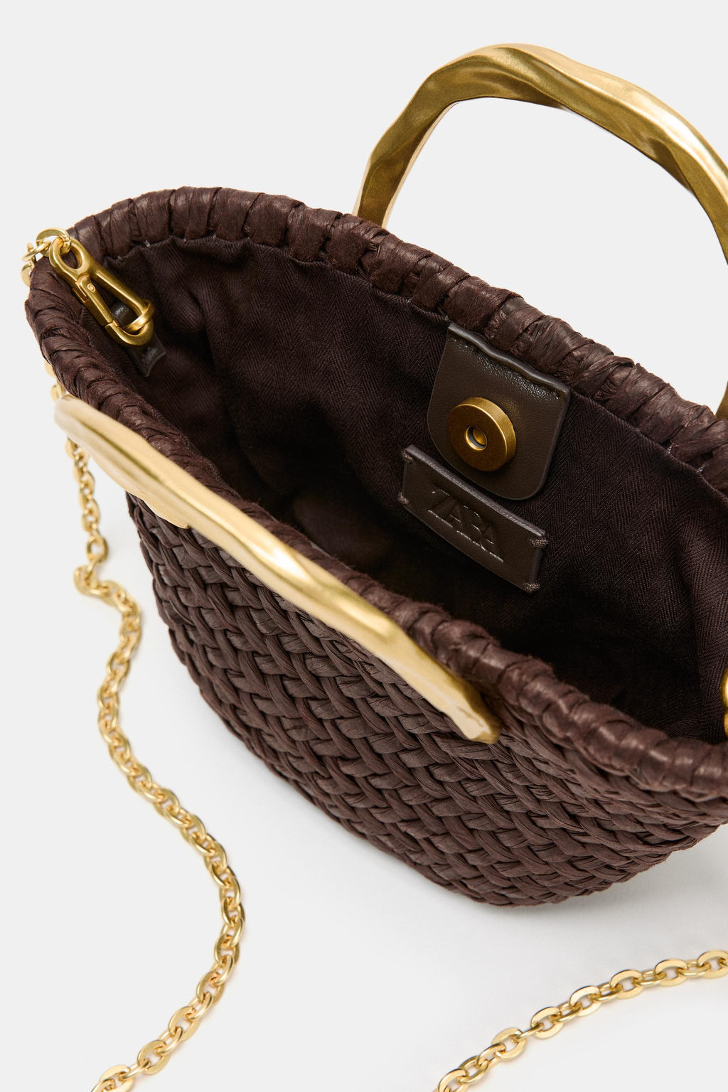 MINI CAPAZO DETALLE ASA MET?LICA / Chocolate - Zara фото 5