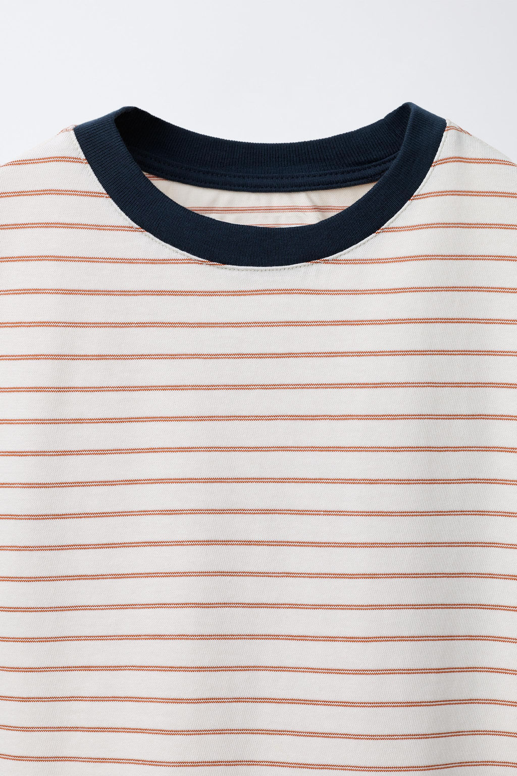 STRIPED T-SHIRT WITH CONTRAST NECKLINE - Zara фото 3