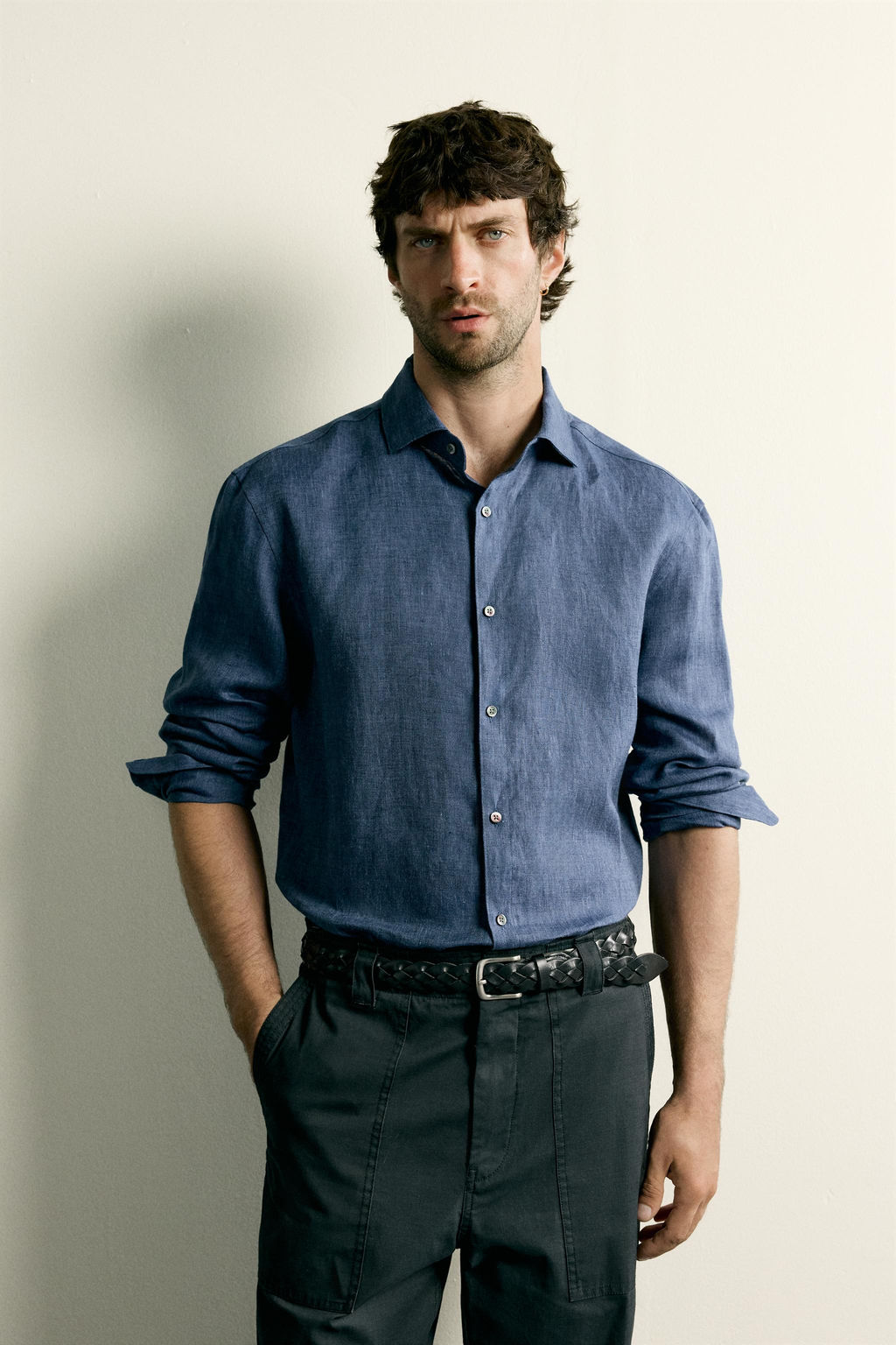 CAMISA REGULAR FIT 100% LINO / ?ndigo - Zara фото 2