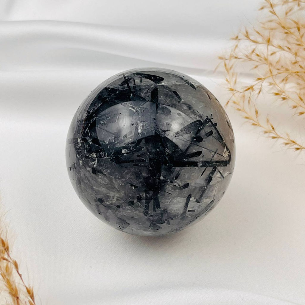 Радуга Самоцветов Шар из Кварца с включением Турмалина  фото 2