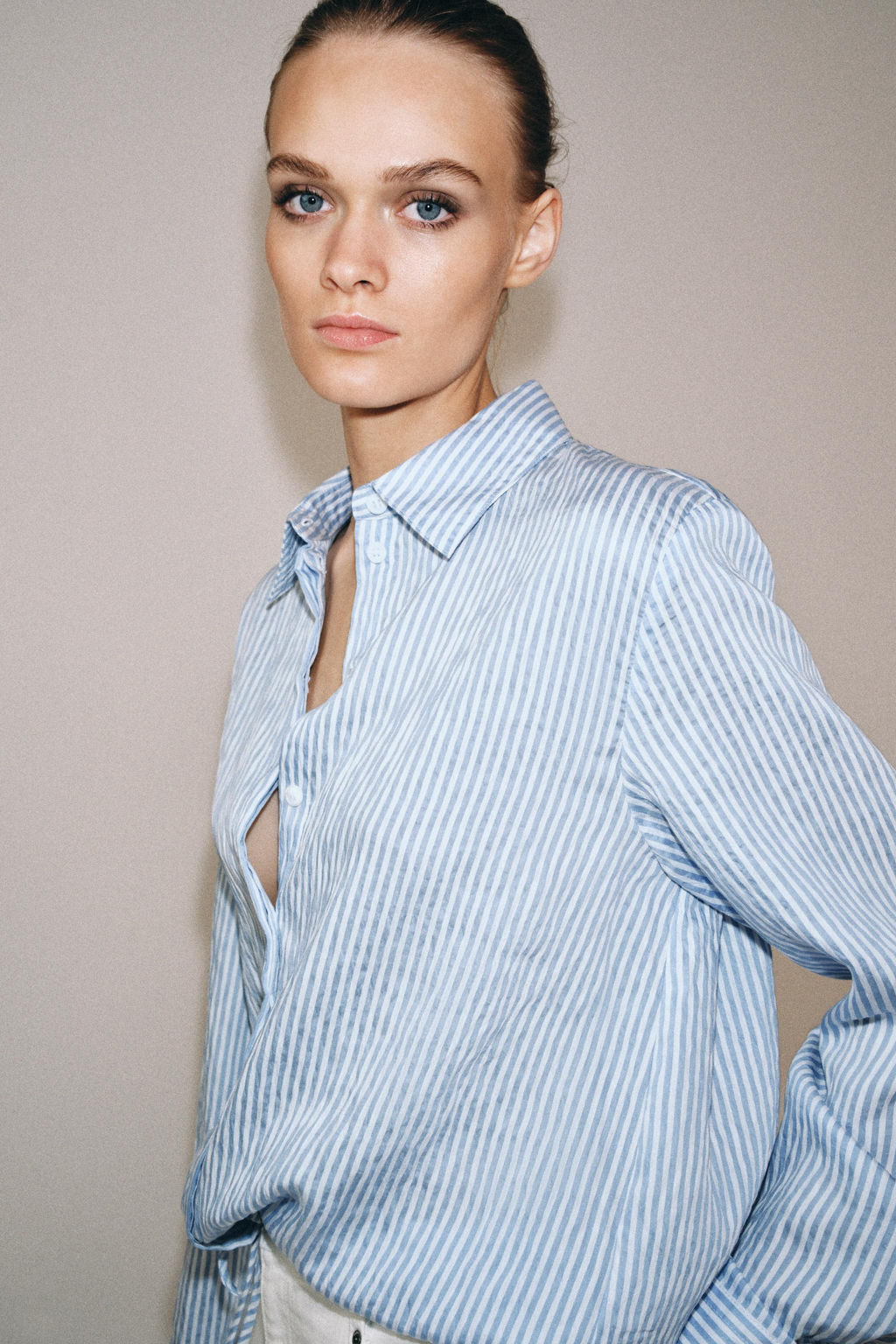 CAMISA RAYAS LAZADAS ZW COLLECTION / Azul / Blanco - Zara фото 2