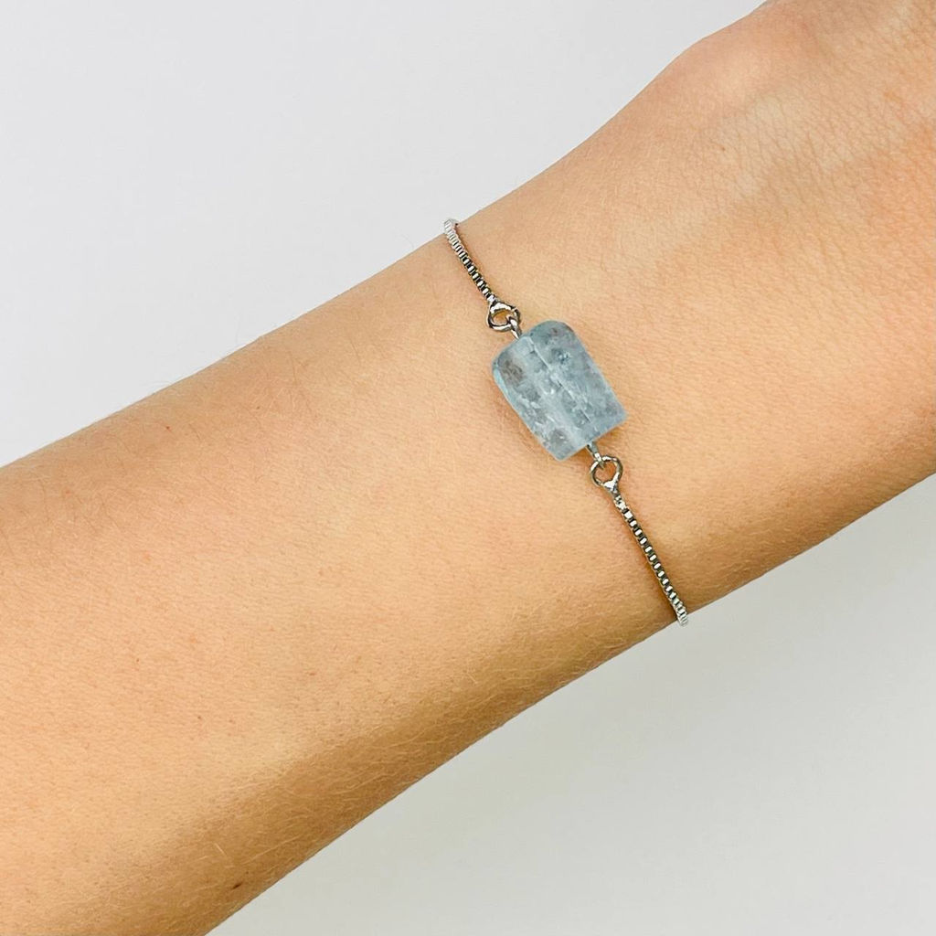 Браслет регулируемый с камнем Аквамарин