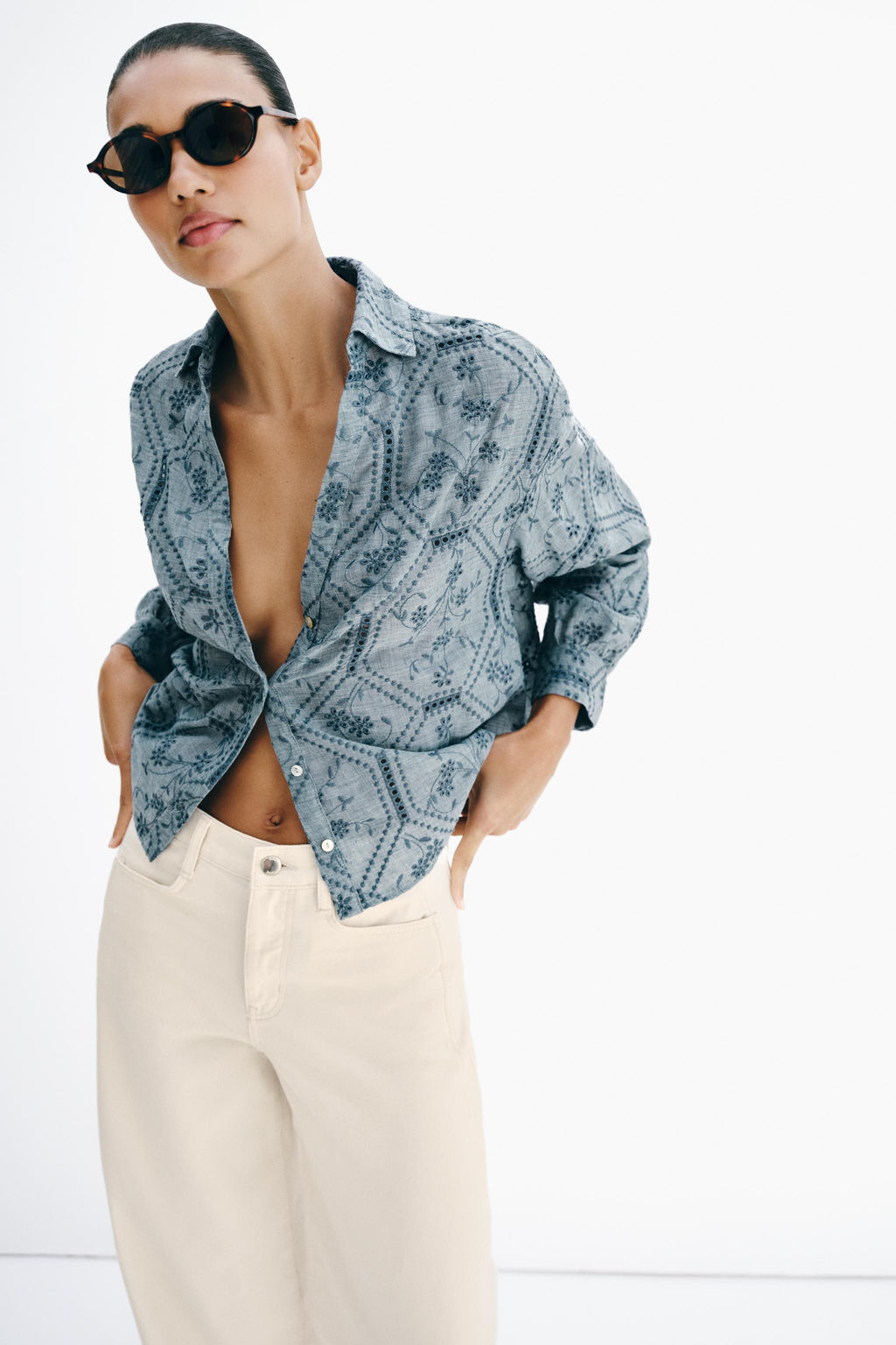CAMISA BORDADOS PERFORADOS / Azul - Zara фото 4