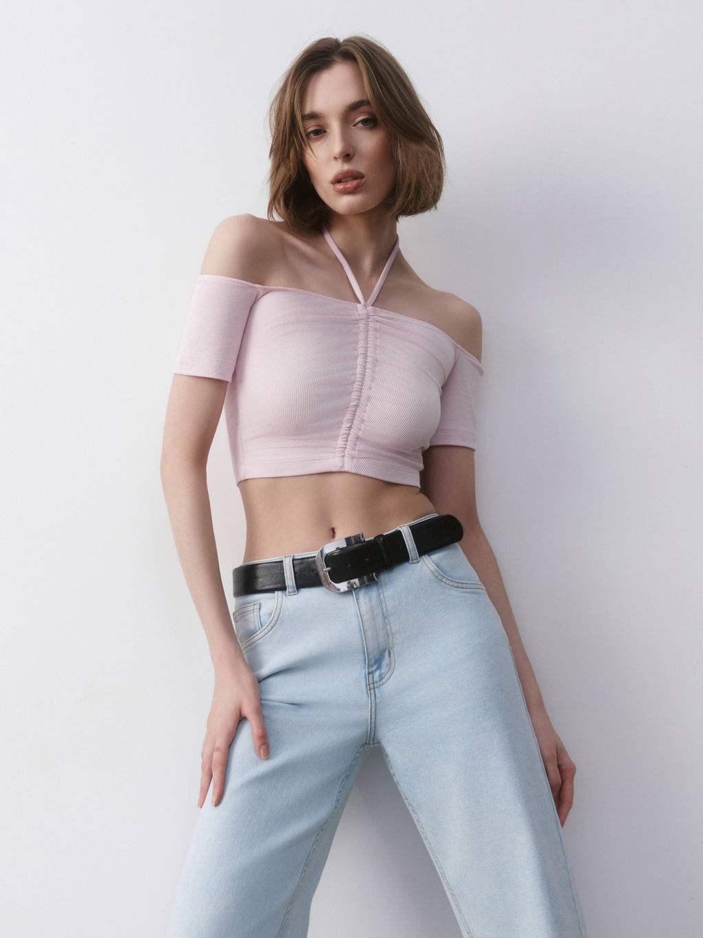 CONTE Укороченный топ в рубчик с отрытыми плечами и сборкой LD 2632 pink diamond