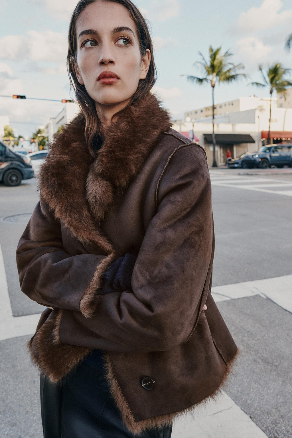 REVERSIBLE DOUBLE-FACED FAUX FUR JACKET - Zara фото 35