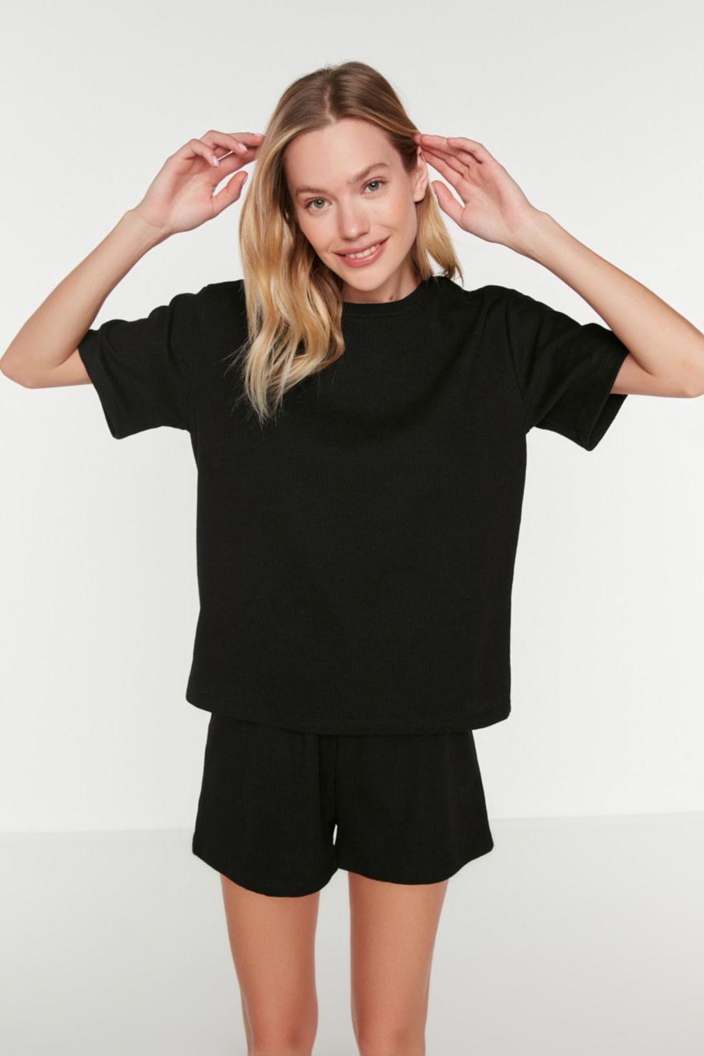 Trendyolmilla Siyah Waffle Kumas Sortlu Orme Pijama Tak?m? THMSS22PT0524  фото 17