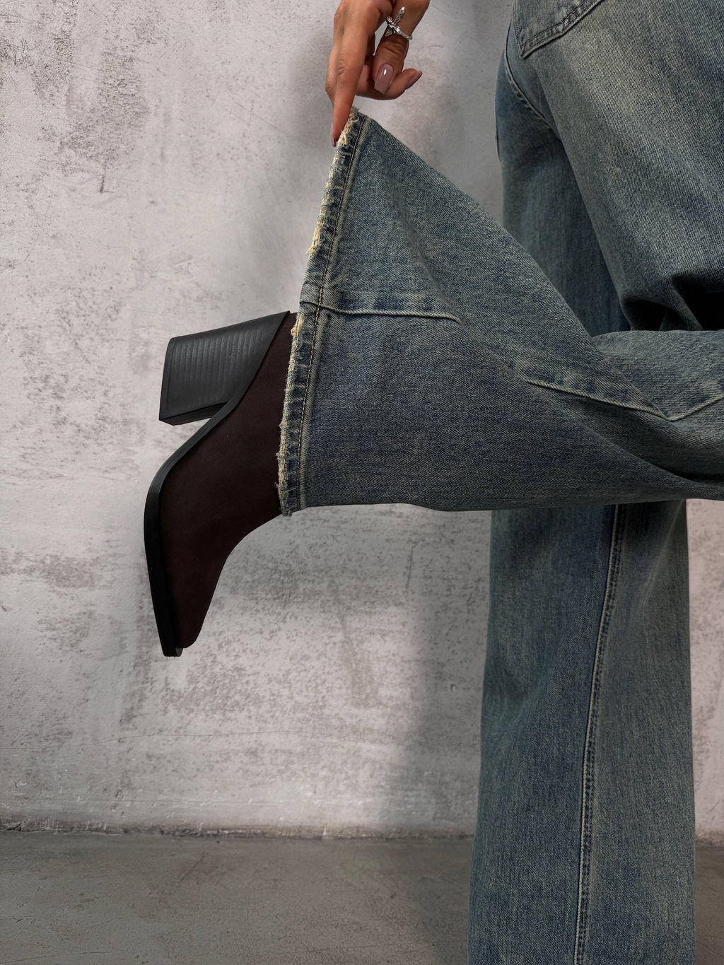 Джинсы женские трубы - A.B.S.O фото 2