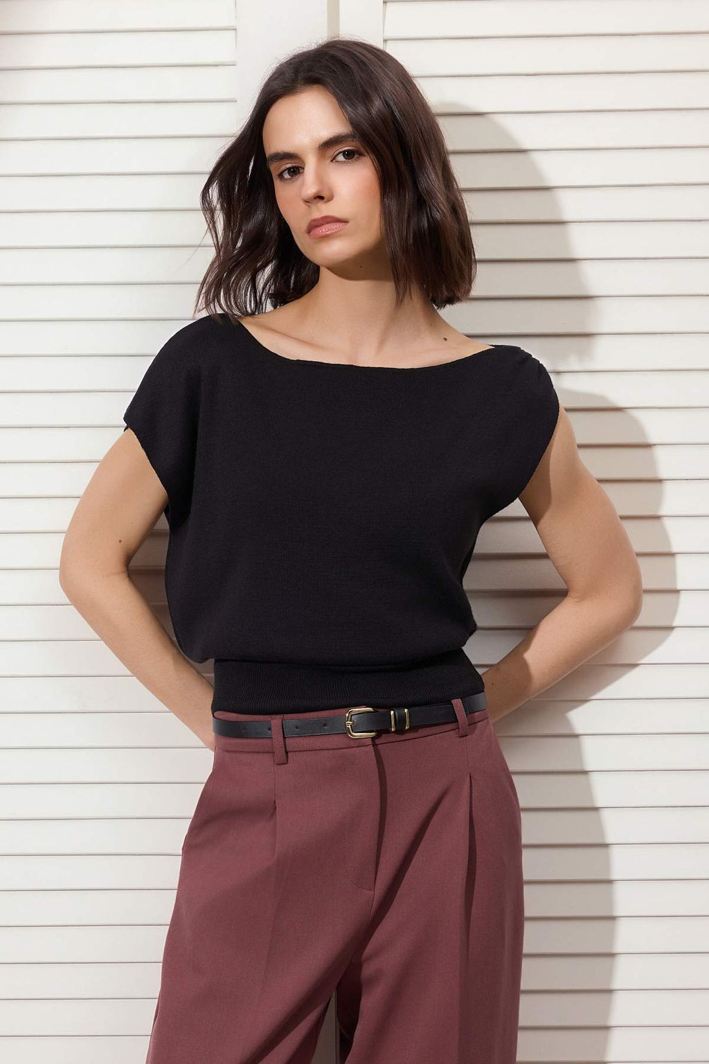 Siyah Yazl?k Ozel Iplik Kay?k Yaka Belden Oturmal? Triko Bluz TWOSS26BZ00313