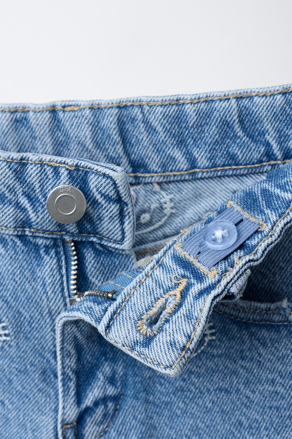 BERMUDA DENIM BORDADOS HELLO KITTY  SANRIO / Azul