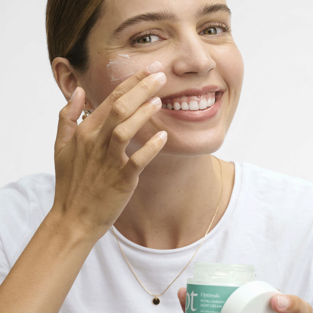 Лёгкий увлажняющий крем для лица Optimals - Oriflame фото 4