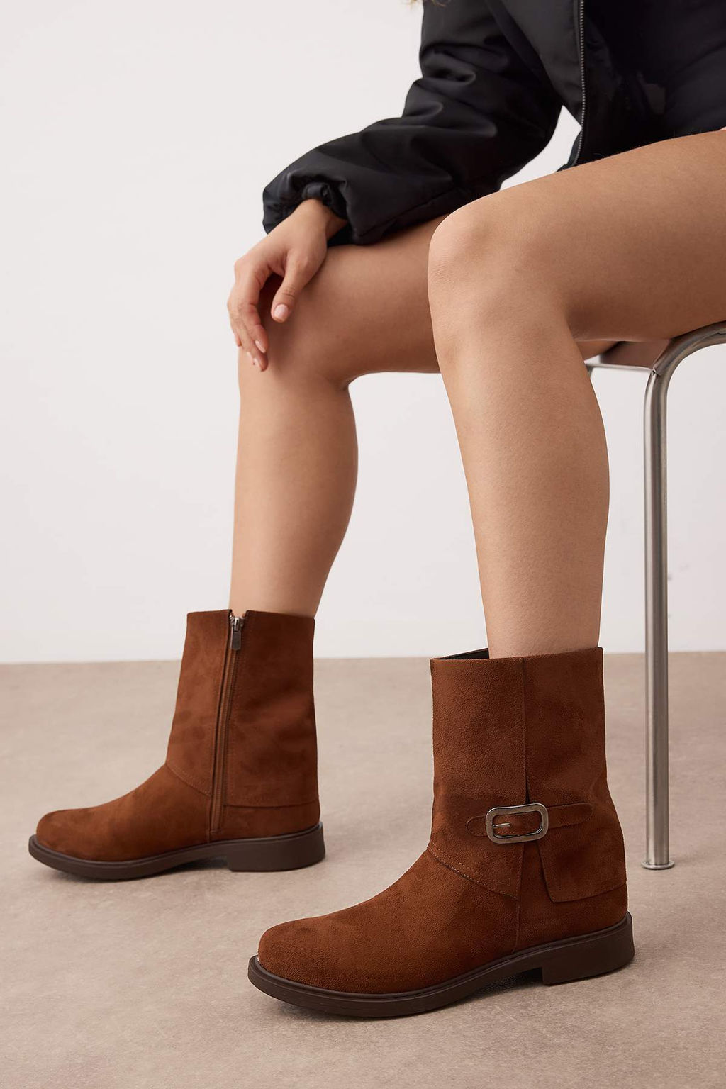 Koyu Kahverengi Toka Detayl? Suet Kad?n Bot
TAKAW26BO00071