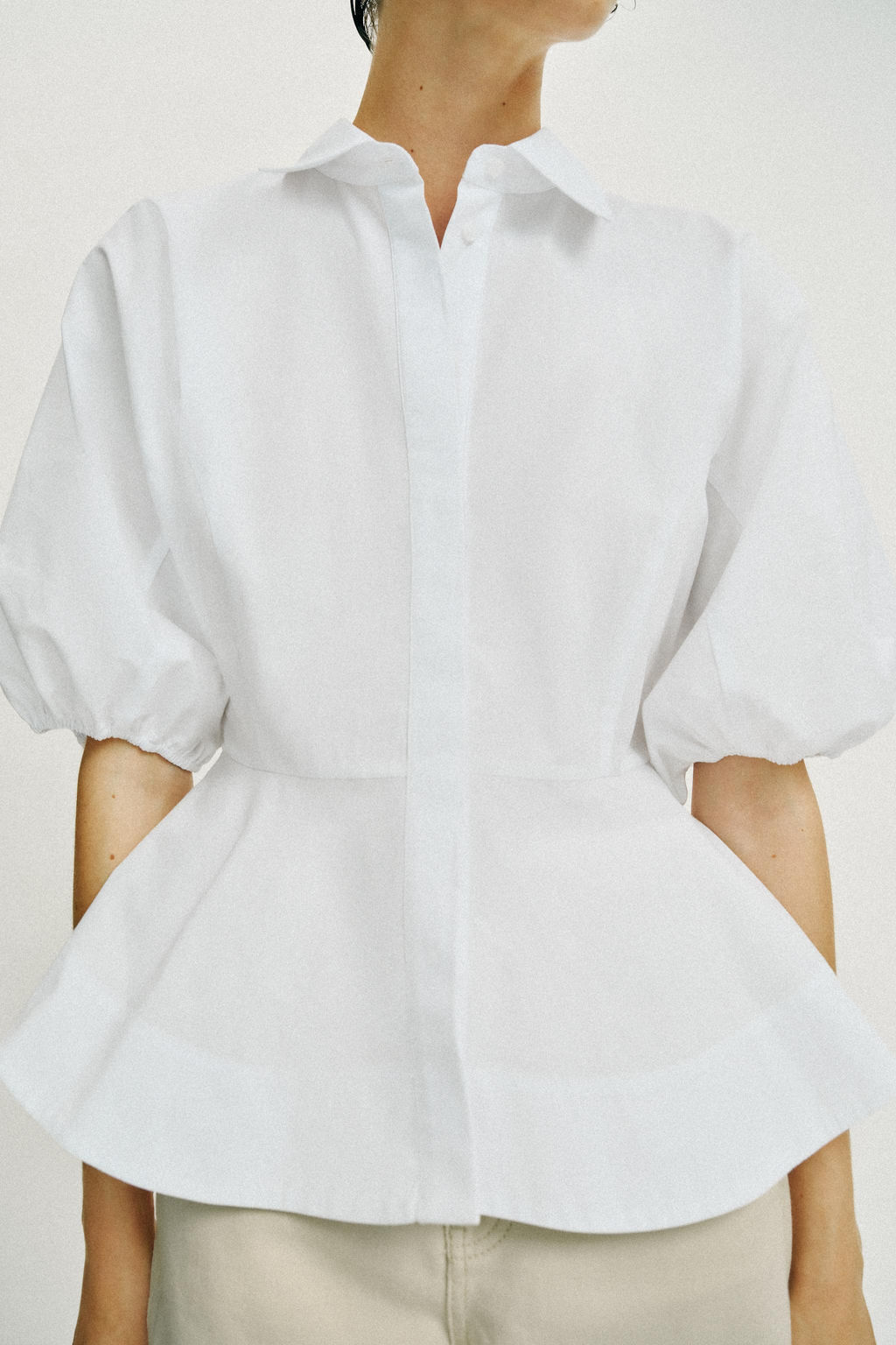 CAMISA PEPLUM MANGA ABULLONADA / Blanco - Zara фото 3
