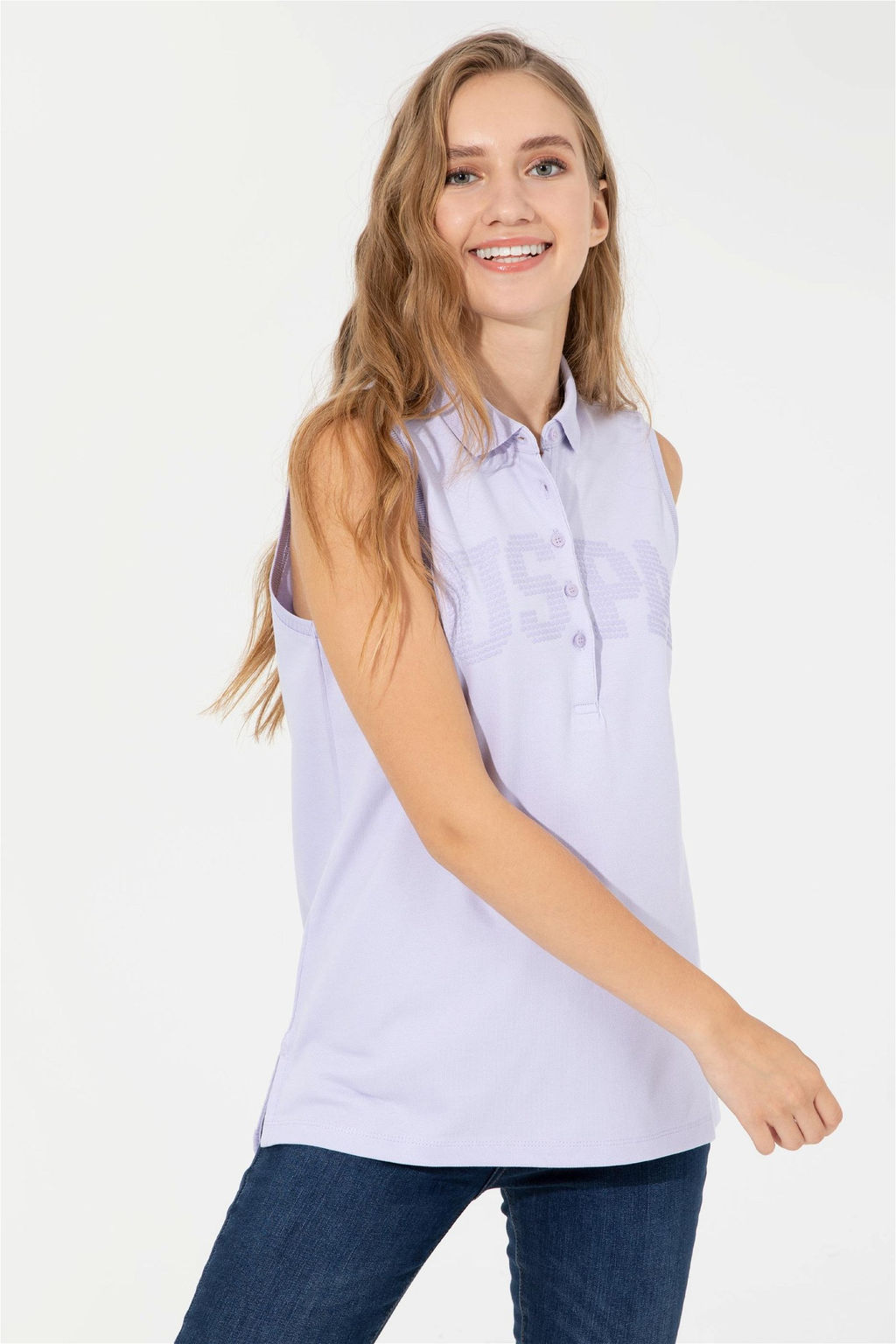 Женская сиреневая футболка без рукавов с воротником-поло Неожиданная скидка в корзине