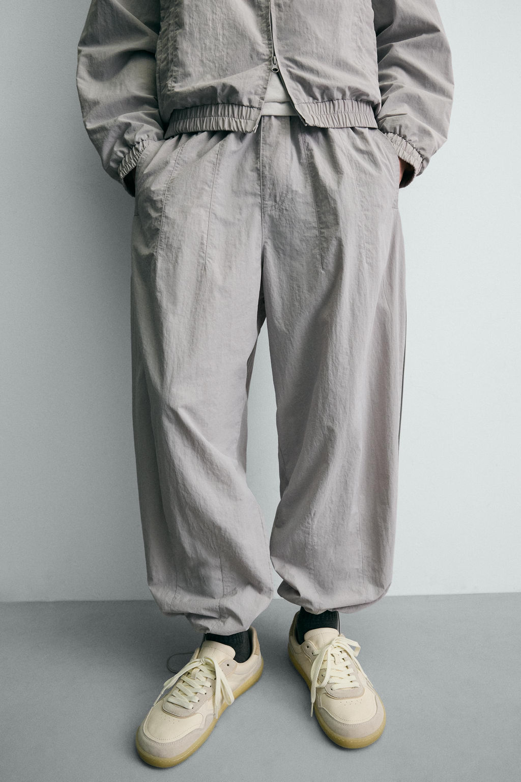 PANTAL?N JOGGER T?CNICO BANDAS CONTRASTE / Gris claro - Zara фото 15