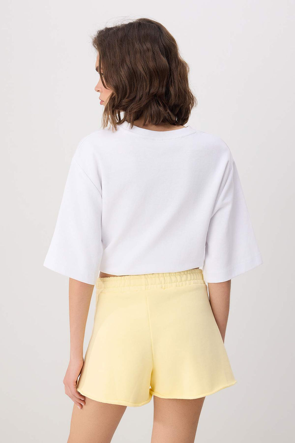 Sar? Duz Normal Bel Genis Paca K?sa Orme Sort & Bermuda TWOSS26SR00224 - Trendyolmilla фото 4