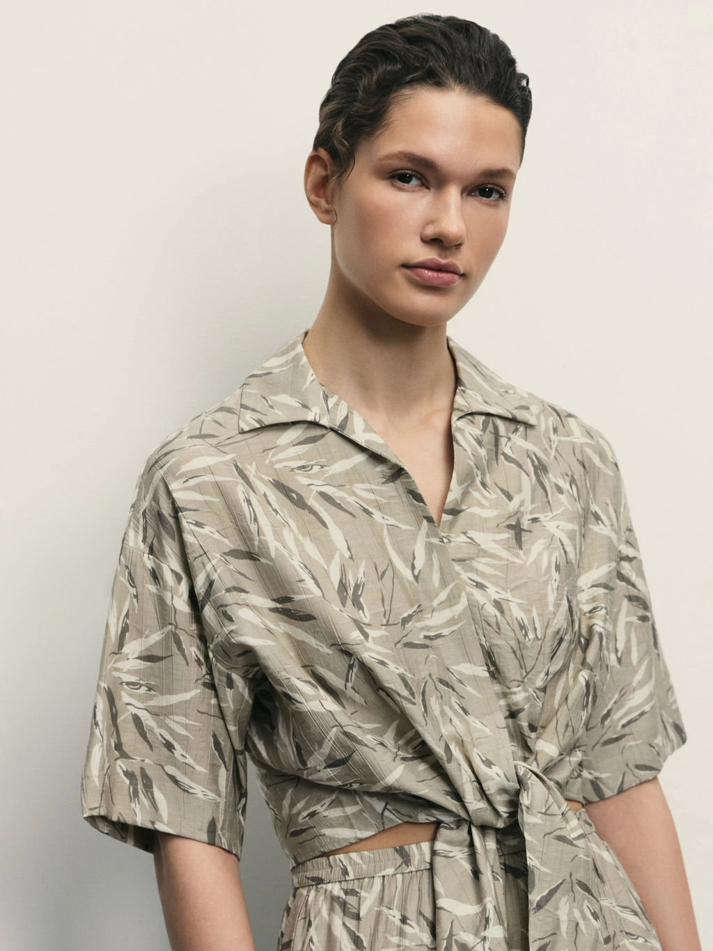 Блузка из вискозы с завязками / Zarina фото 6