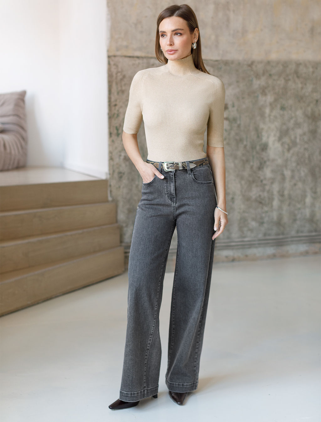 Джинсы трубы прямые с декоративной стиркой из эластичного денима - Vilatte фото 6