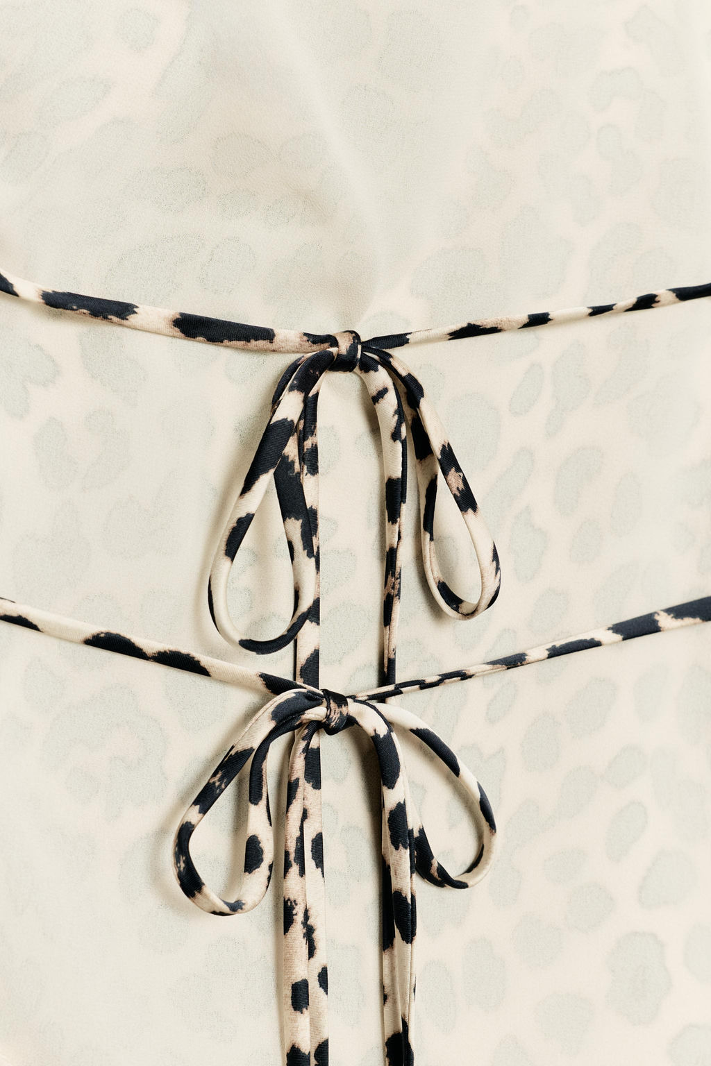 TOP SATINADO HALTER ASIM?TRICO ESTAMPADO ANIMAL / Leopardo - Zara фото 8