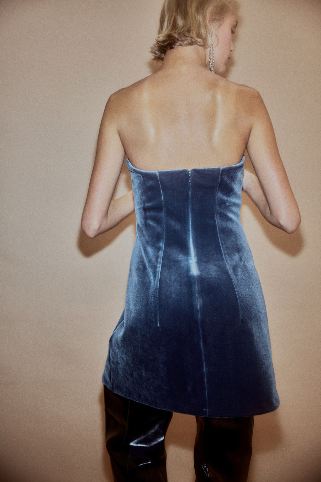 Vestido de velour con detalles decorativos - H&m фото 5