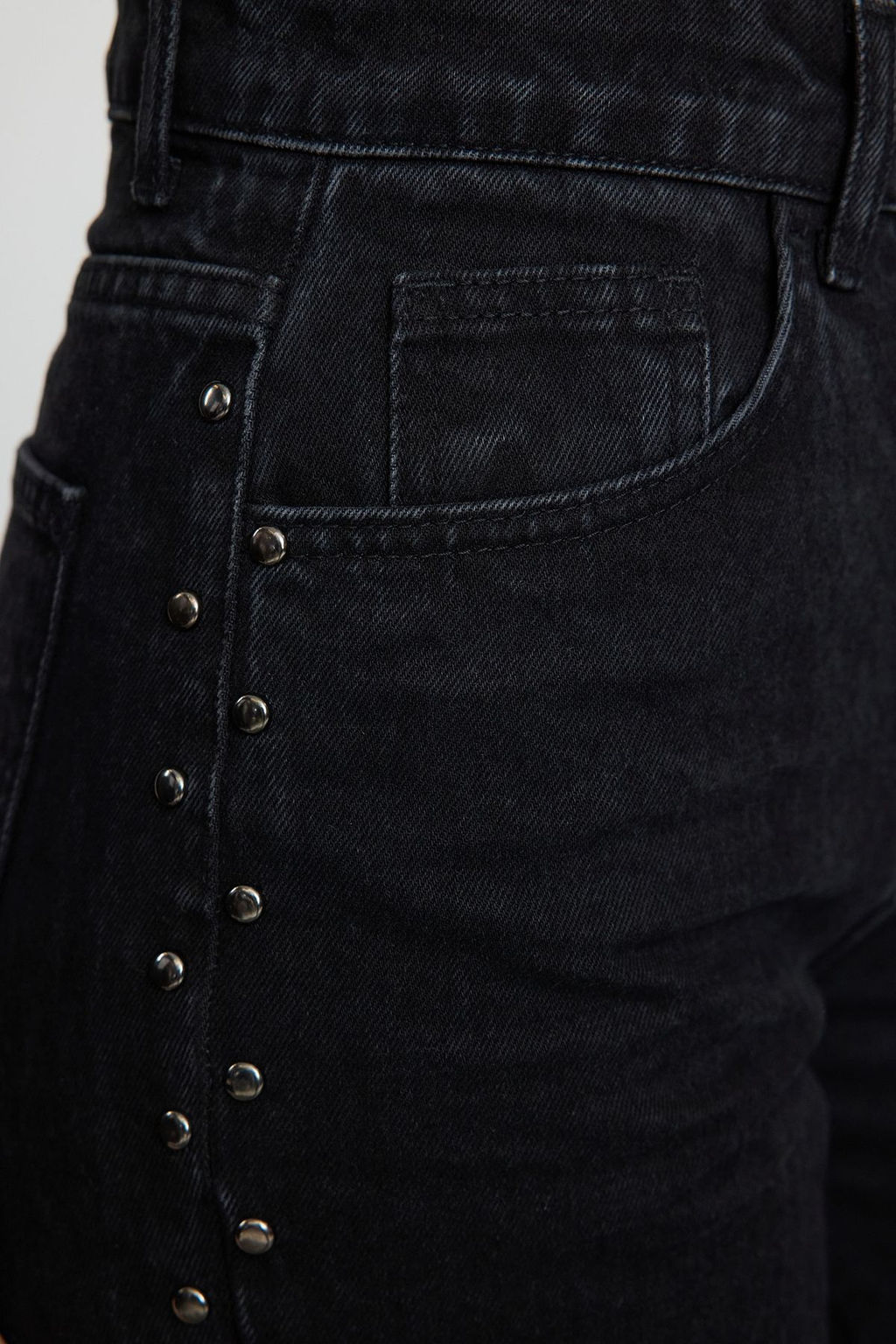 Siyah Trok Detayl? Pacas? Y?rtmacl? Yuksek Bel Wide Leg Jeans TWOSS25JE00015 - Trendyolmilla фото 4