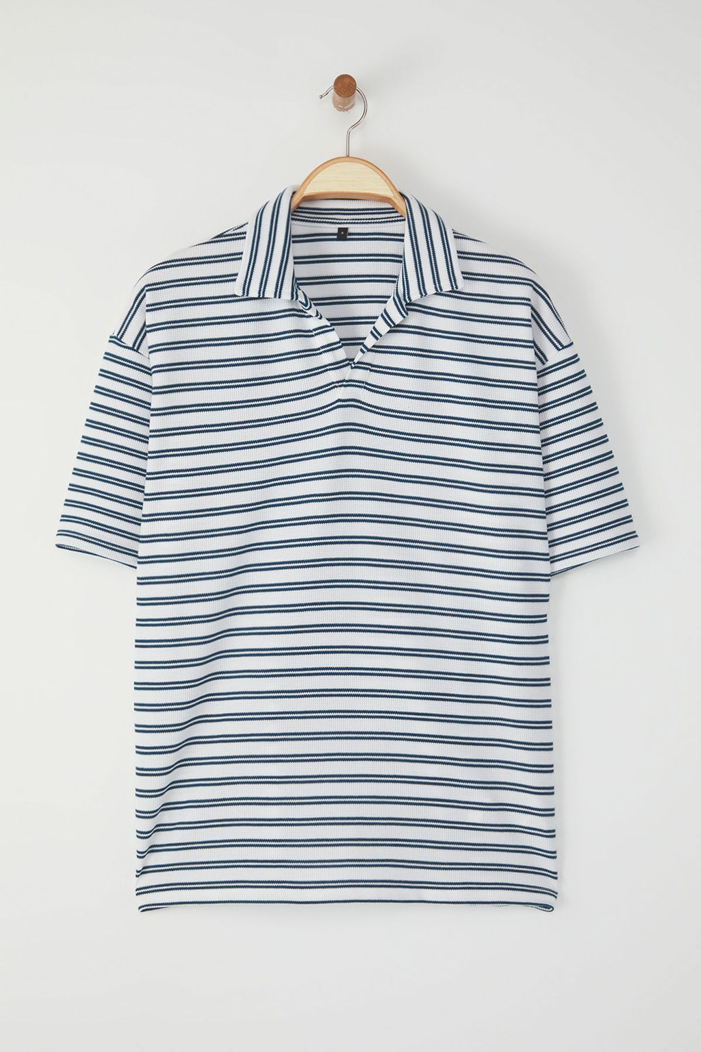 TRENDYOL MAN Limited Edition Ekru-Mavi Cizgili Oversize/Genis Kesim Polo Yaka T-shirt TMNSS25PO00004 - Trendyolmilla фото 3