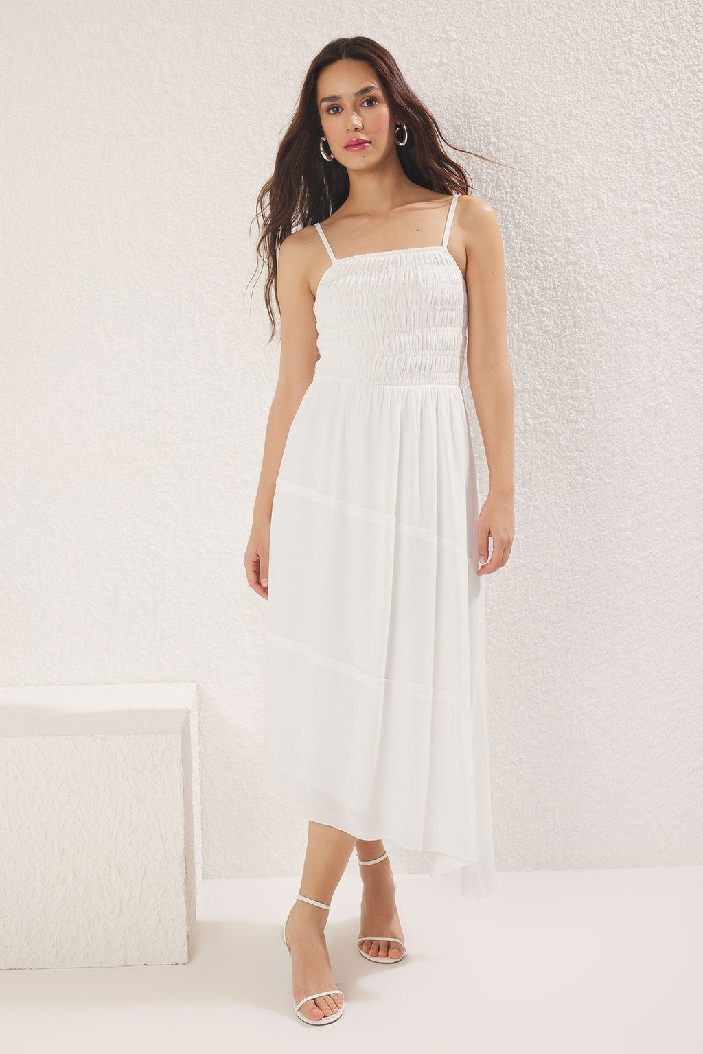 TRENDYOLMILLA Beyaz Duz Maxi Dokuma Elbise TWOSS25EL00752