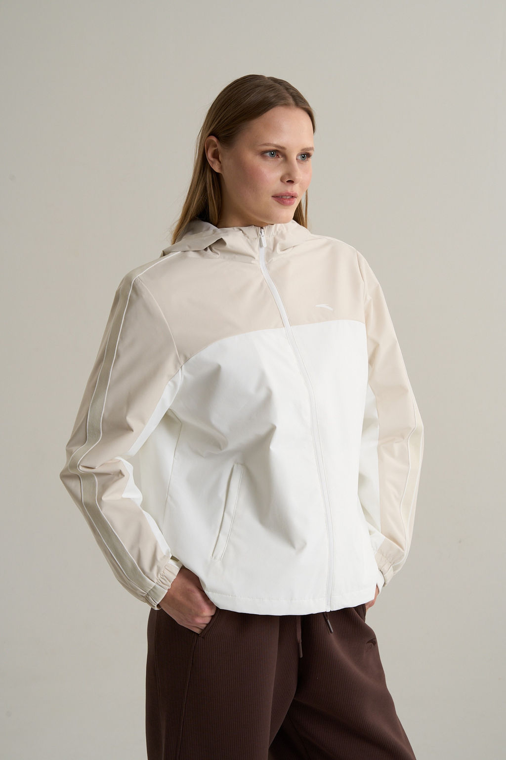 Ветровка Белый/Серый TRN ESSENTIAL Woven Track Top - Anta фото 3