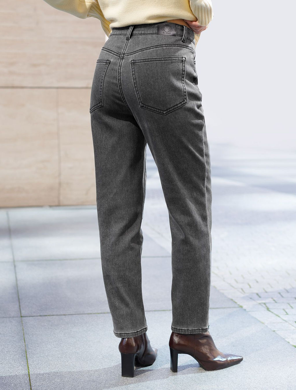 D54.095 Джинсы женские серый