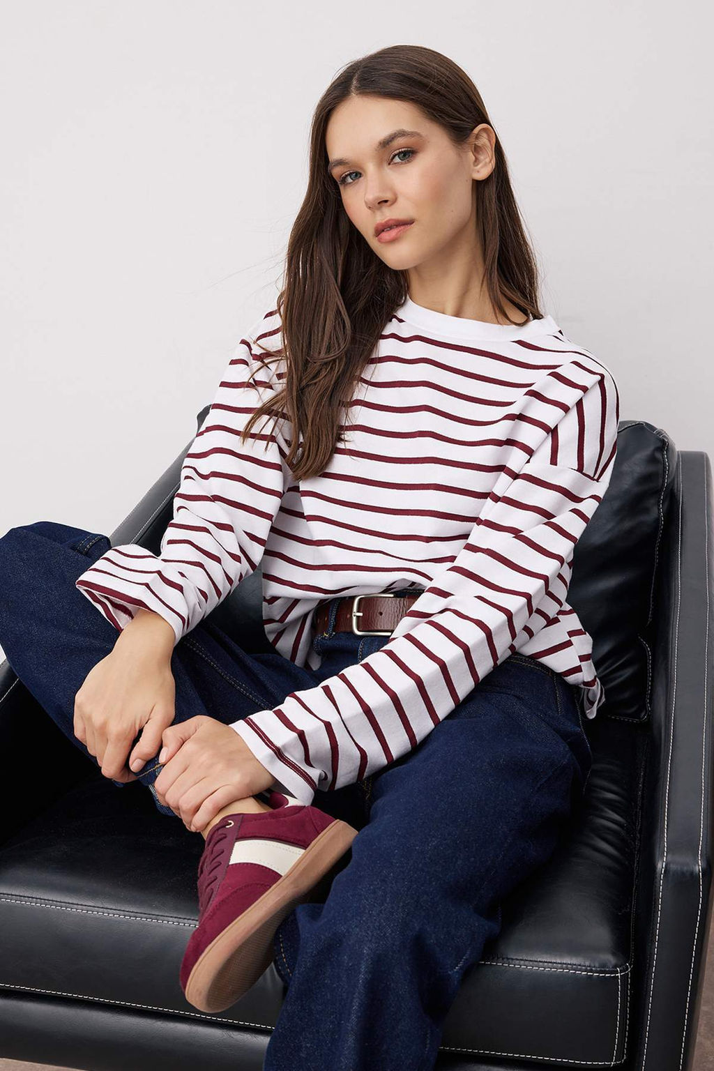 Ekru Cizgili Oversize/Genis Kesim Bisiklet Yaka Ince Orme Sweatshirt TWOAW23SW00326
